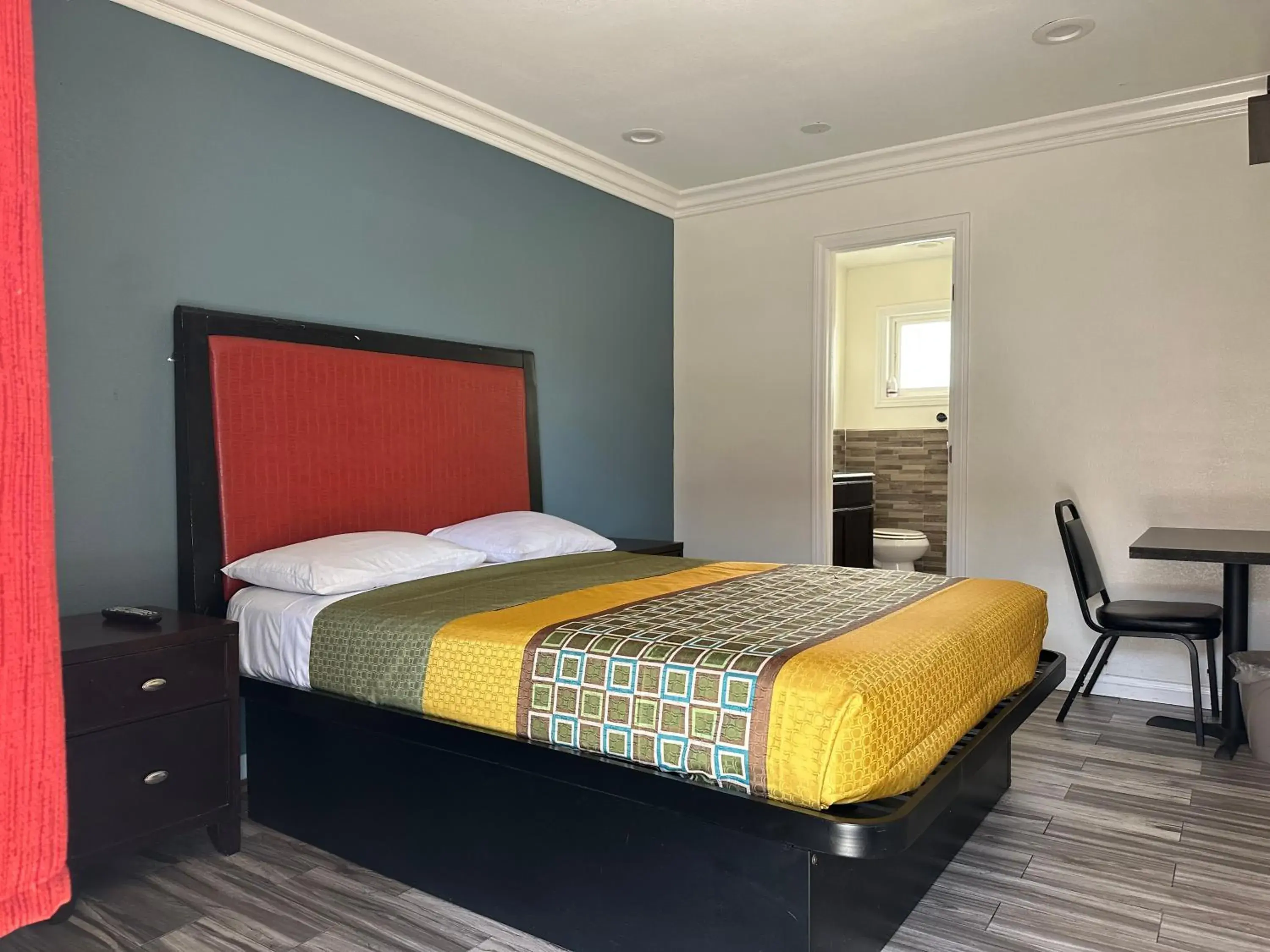 Bedroom, Bed in Bartlett Motel