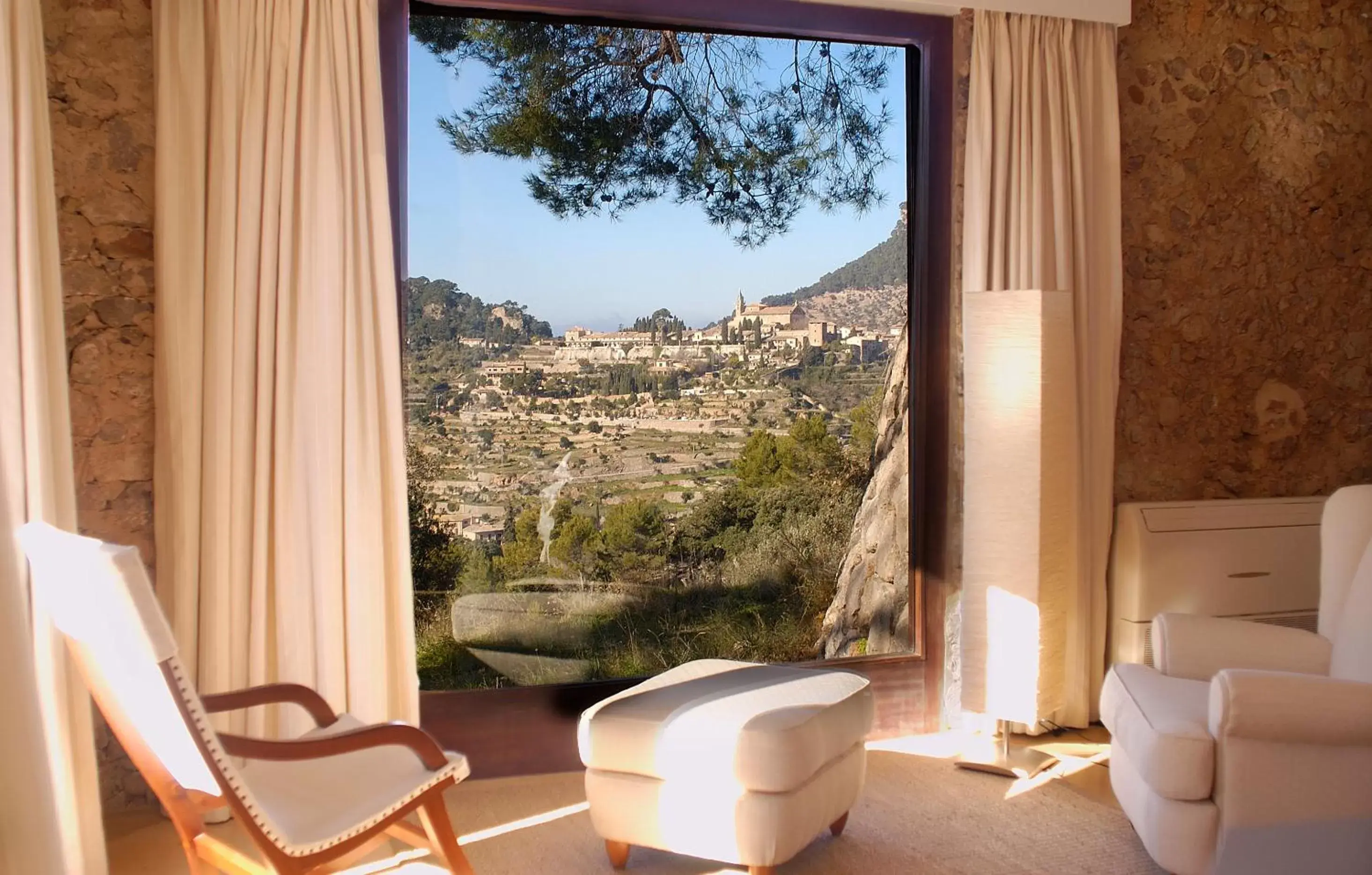 Day, Bathroom in Mirabó de Valldemossa