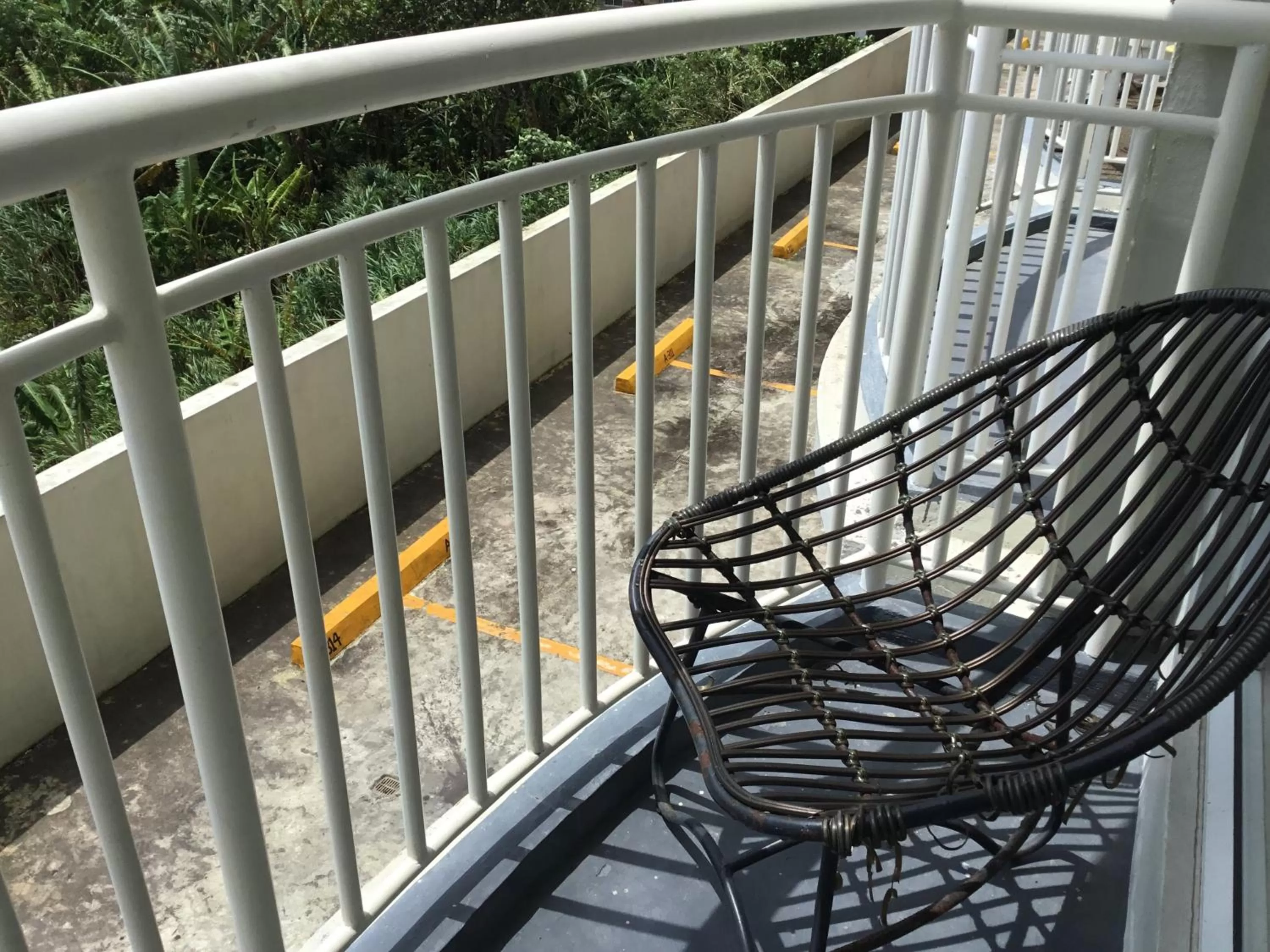 Condo with Free Swimming Pool & Viewing Deck