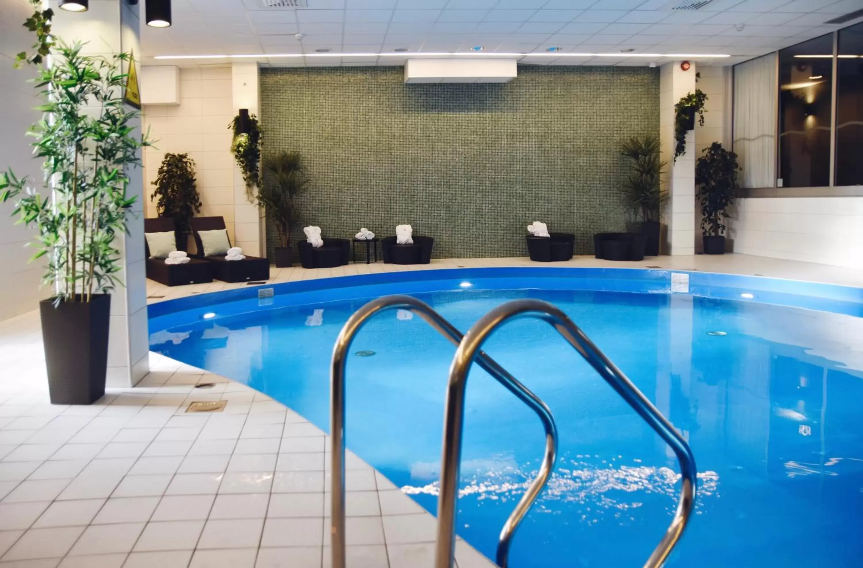 Swimming Pool in Quality Hotel Winn