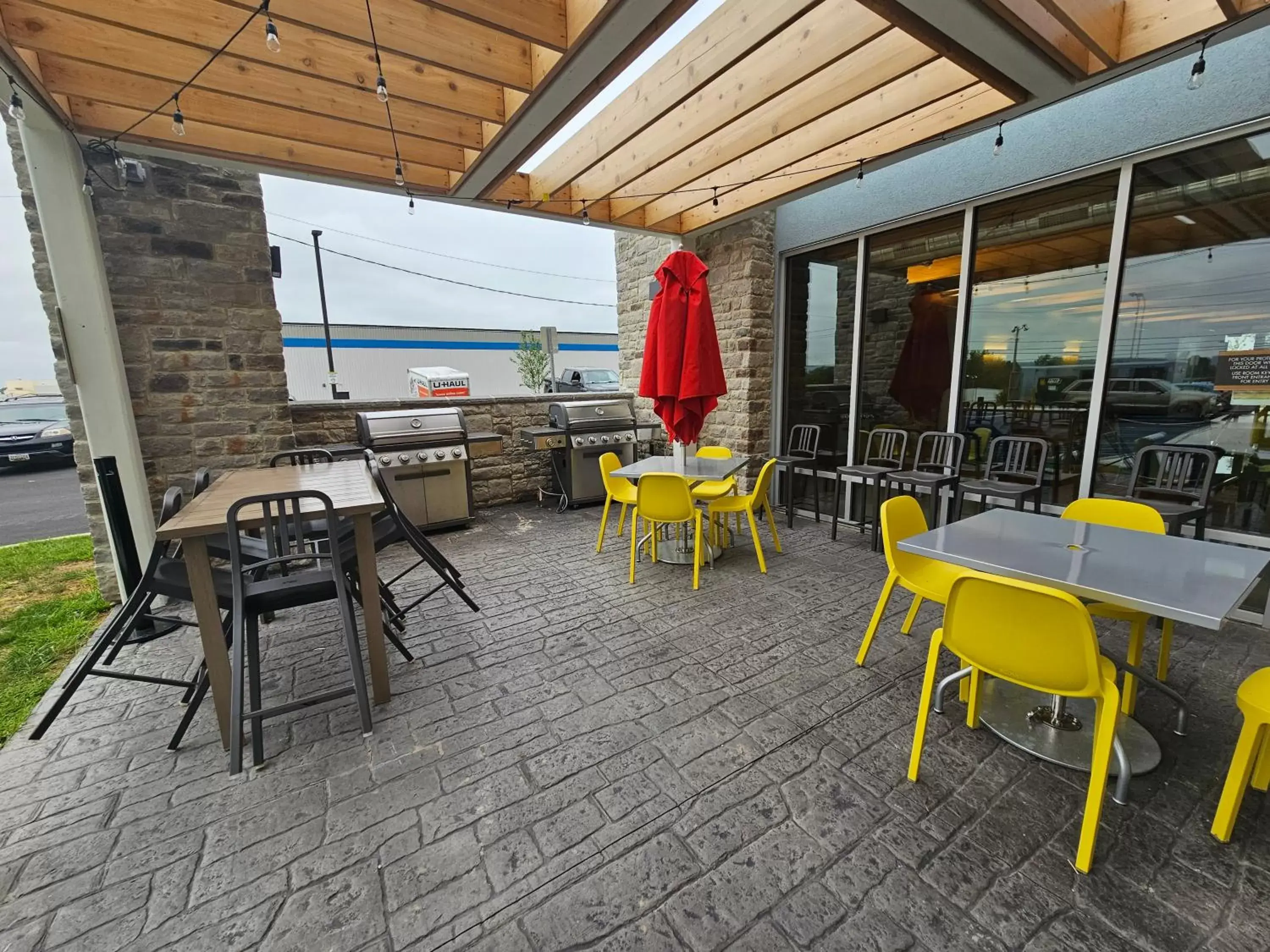 Patio, Restaurant/Places to Eat in Home2 Suites By Hilton Allentown Bethlehem Airport
