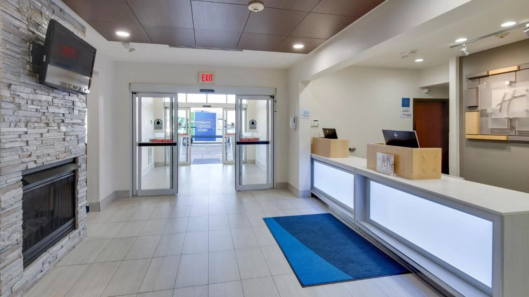 Property building in Holiday Inn Express & Suites Detroit - Farmington Hills by IHG