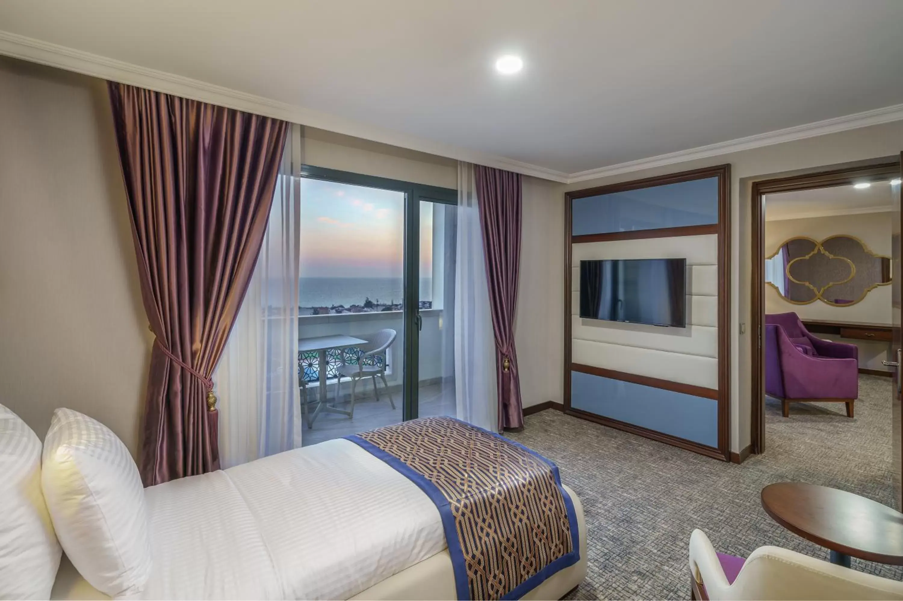 Bedroom in Ramada Plaza by Wyndham Silivri