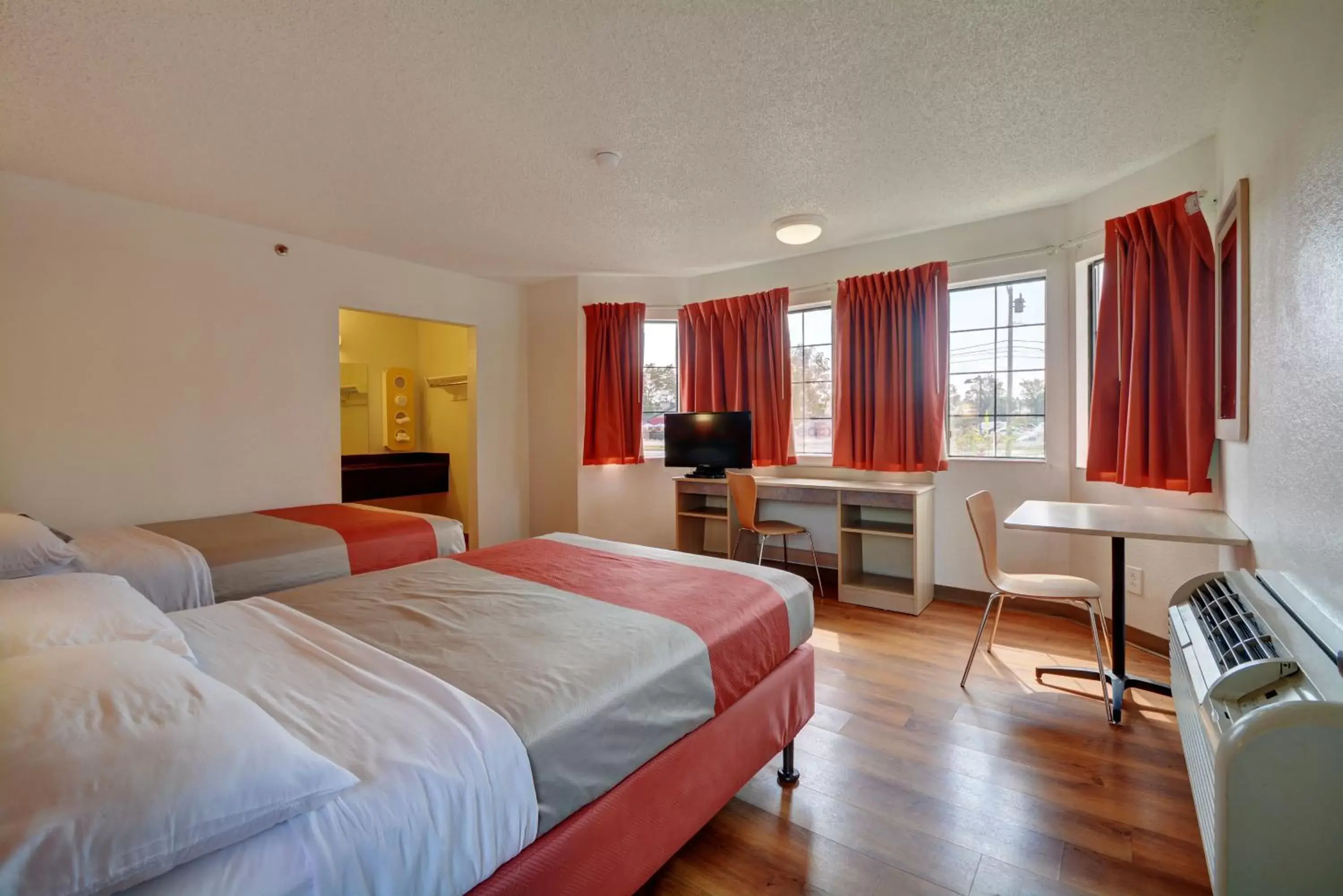 Photo of the whole room, Bed in Motel 6-Wethersfield, CT - Hartford Photo of the whole room, Bed in Motel 6-Wethersfield, CT - Hartford