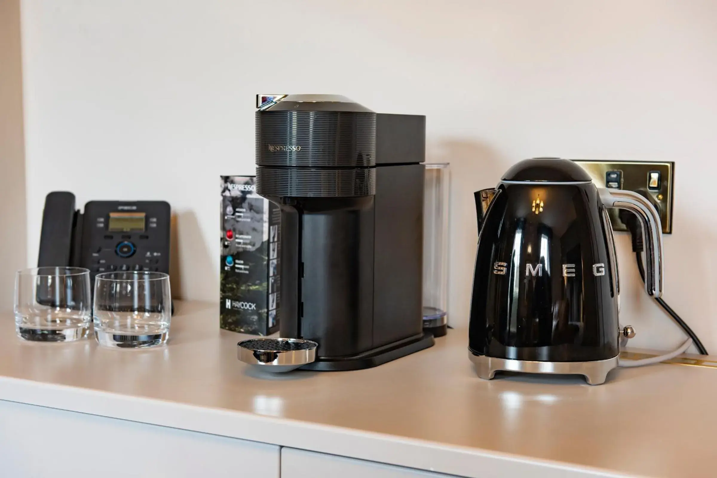 Coffee/tea facilities in The Haycock Manor Hotel