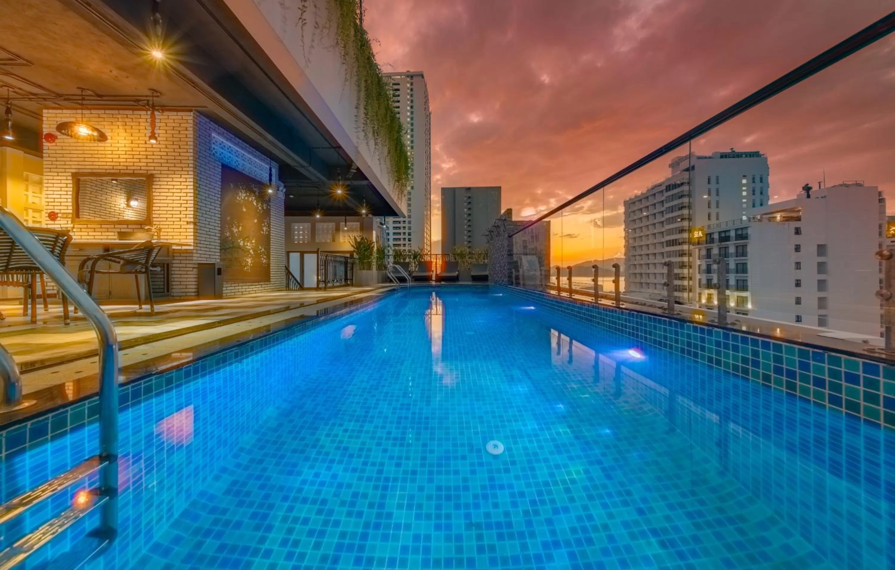 Swimming pool in Aaron Boutique Hotel