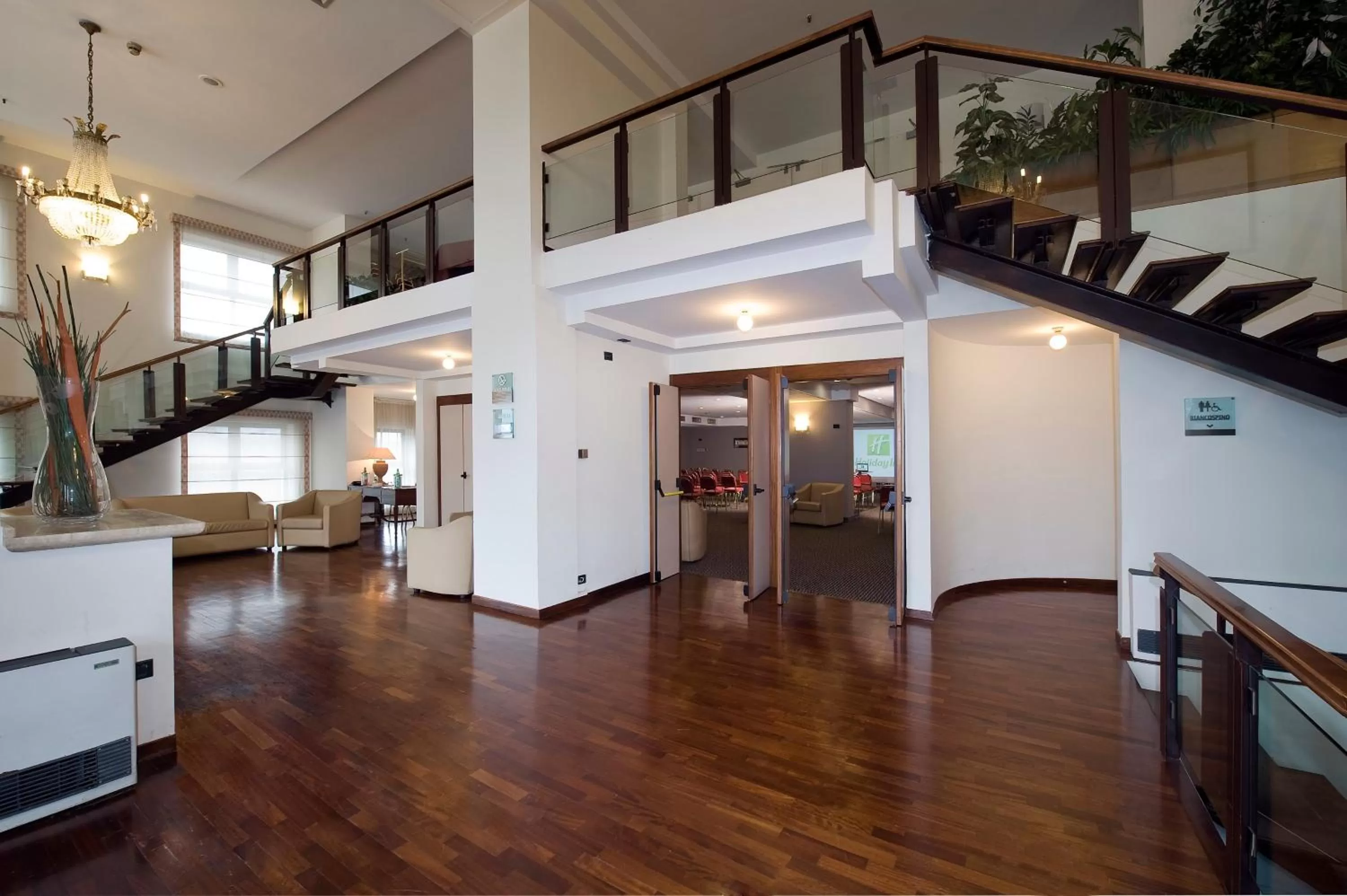 Restaurant/places to eat in Holiday Inn Naples by IHG