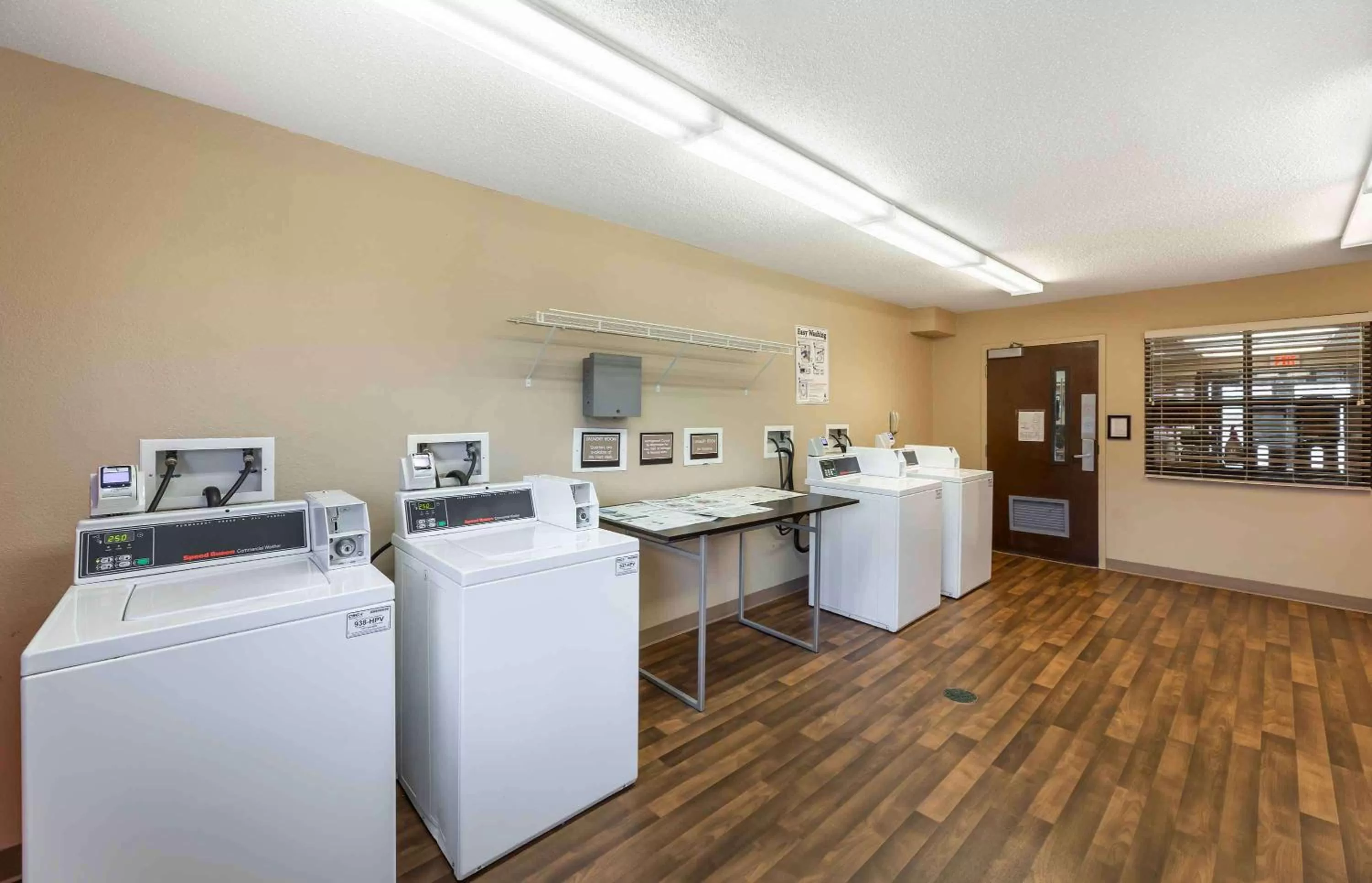 Property building in Extended Stay America Suites - Akron - Copley - East