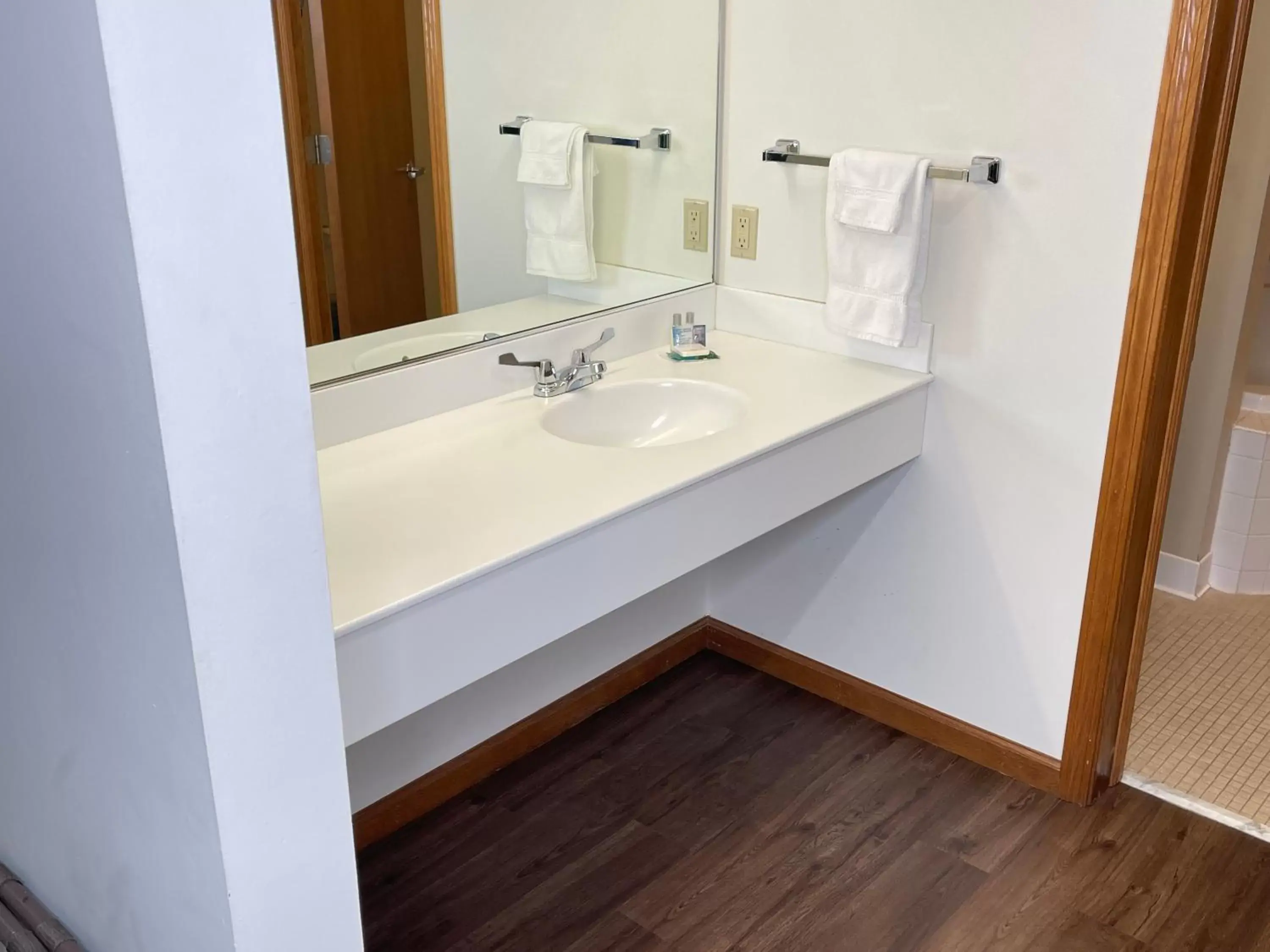 Bathroom in Farmstead Inn and Conference Center