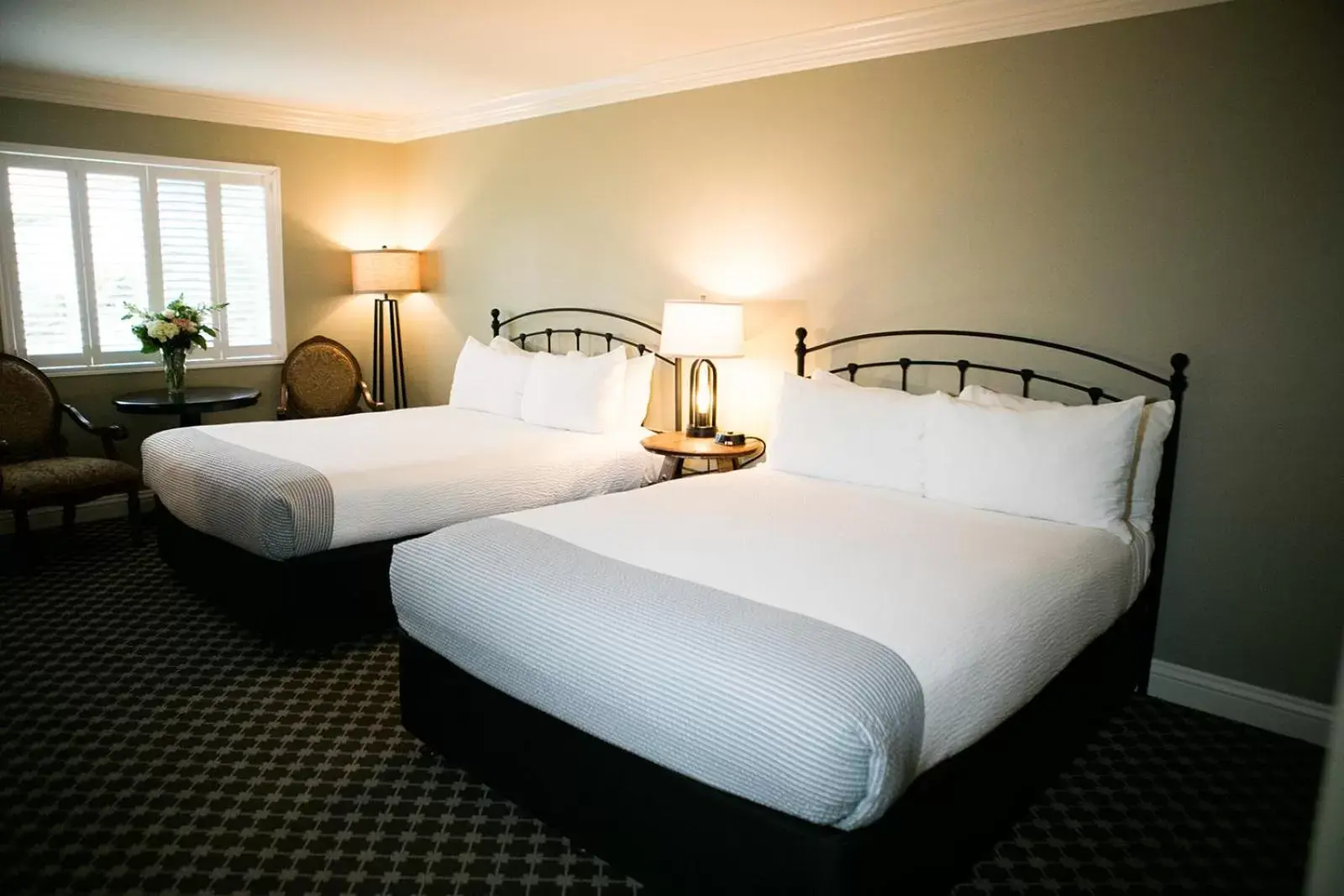 Bedroom, Bed in Cambria Pines Lodge