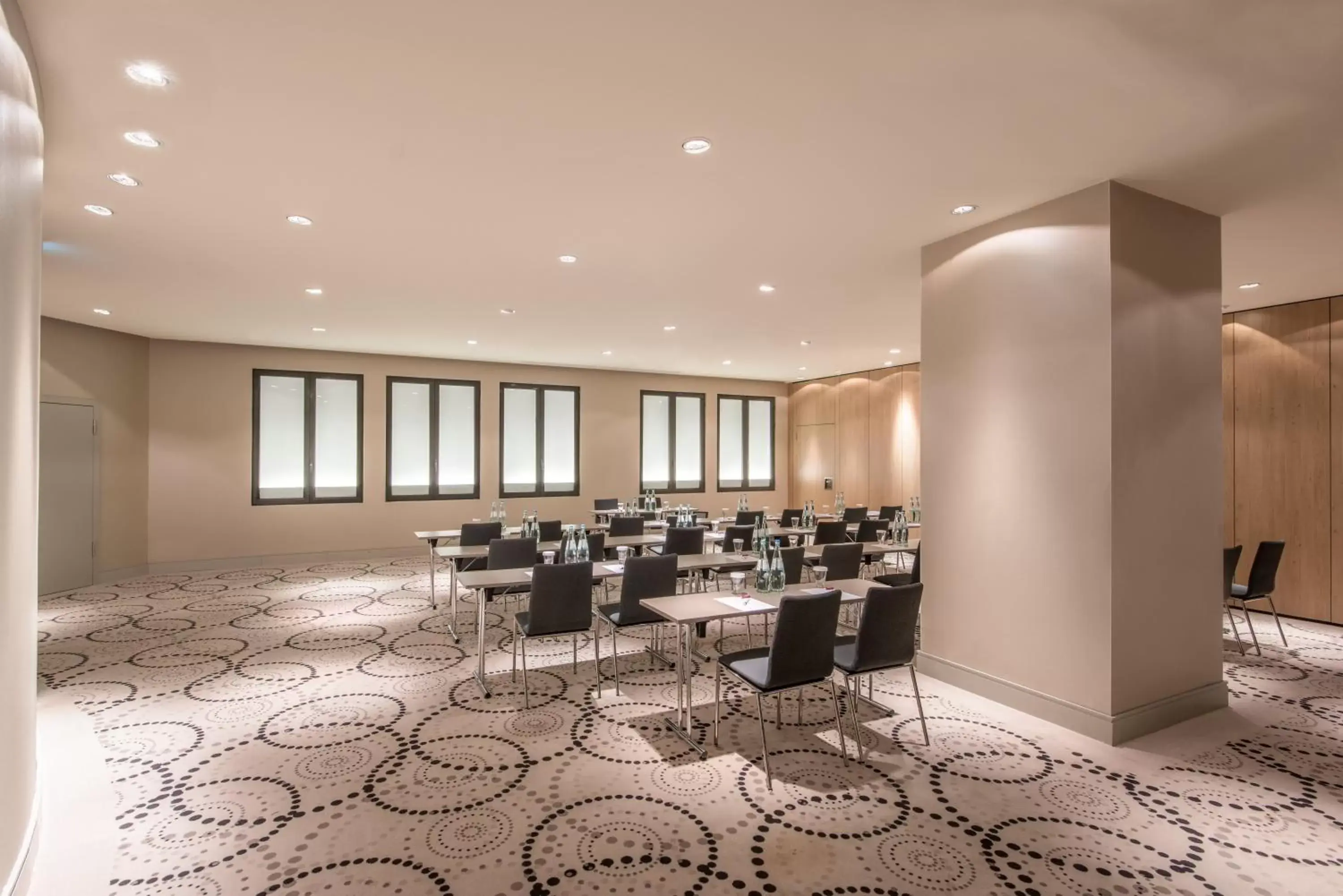 Meeting/conference room, Restaurant/Places to Eat in Crowne Plaza Berlin - Potsdamer Platz, an IHG Hotel