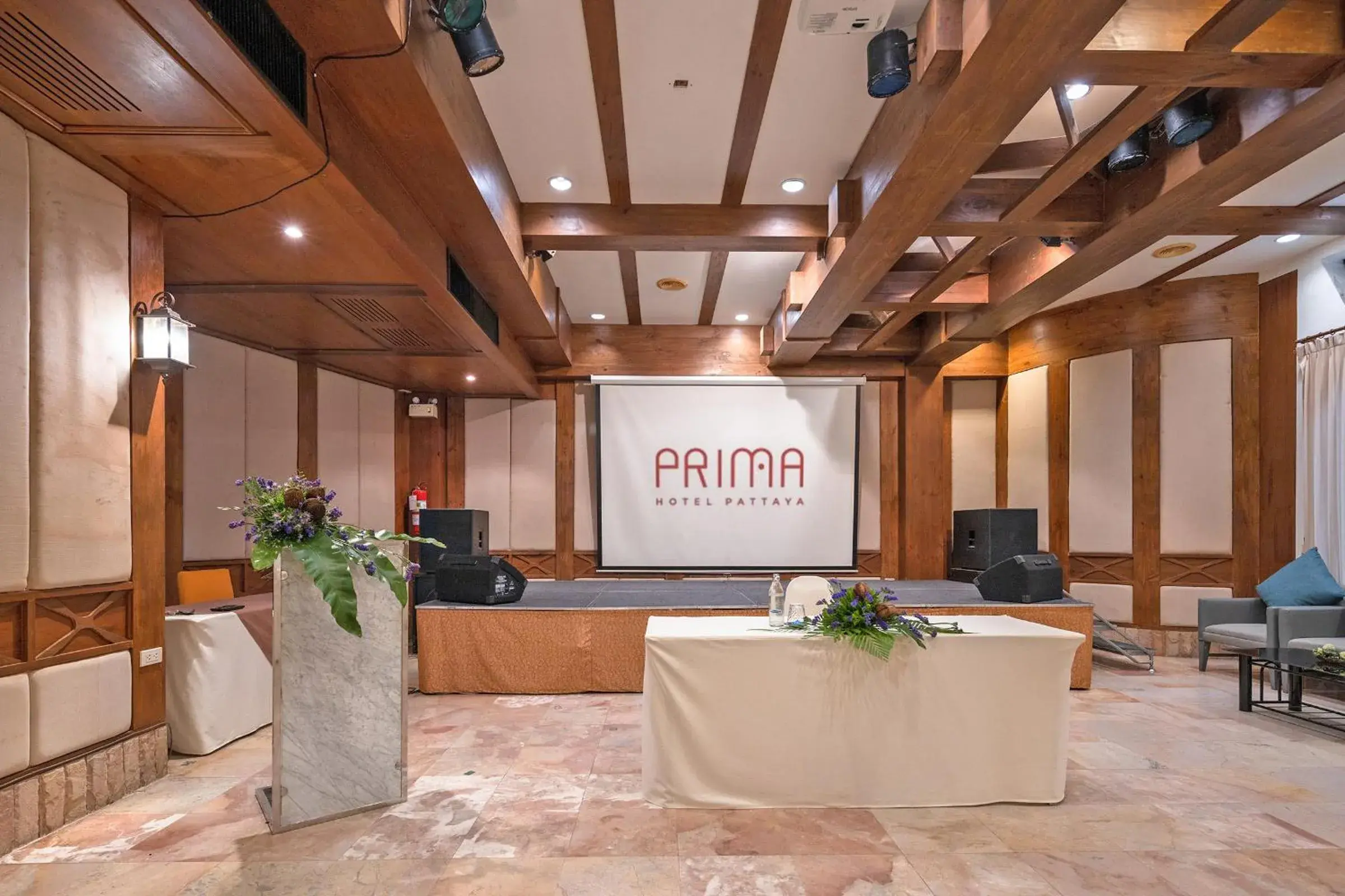 Meeting/conference room, Lobby/Reception in Prima Hotel Pattaya