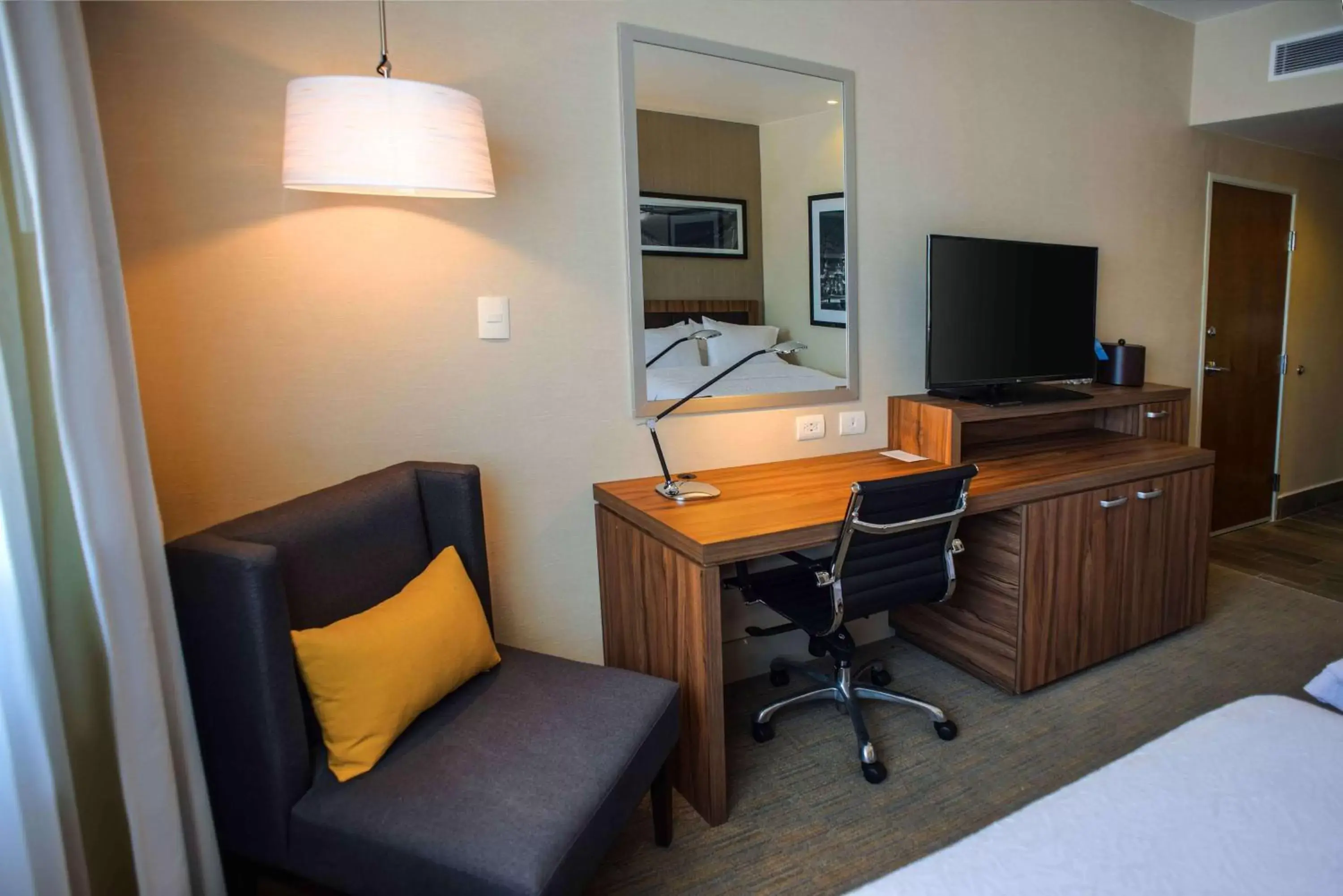 Living room, Bed in Hampton Inn Piedras Negras Living room, Bed in Hampton Inn Piedras Negras