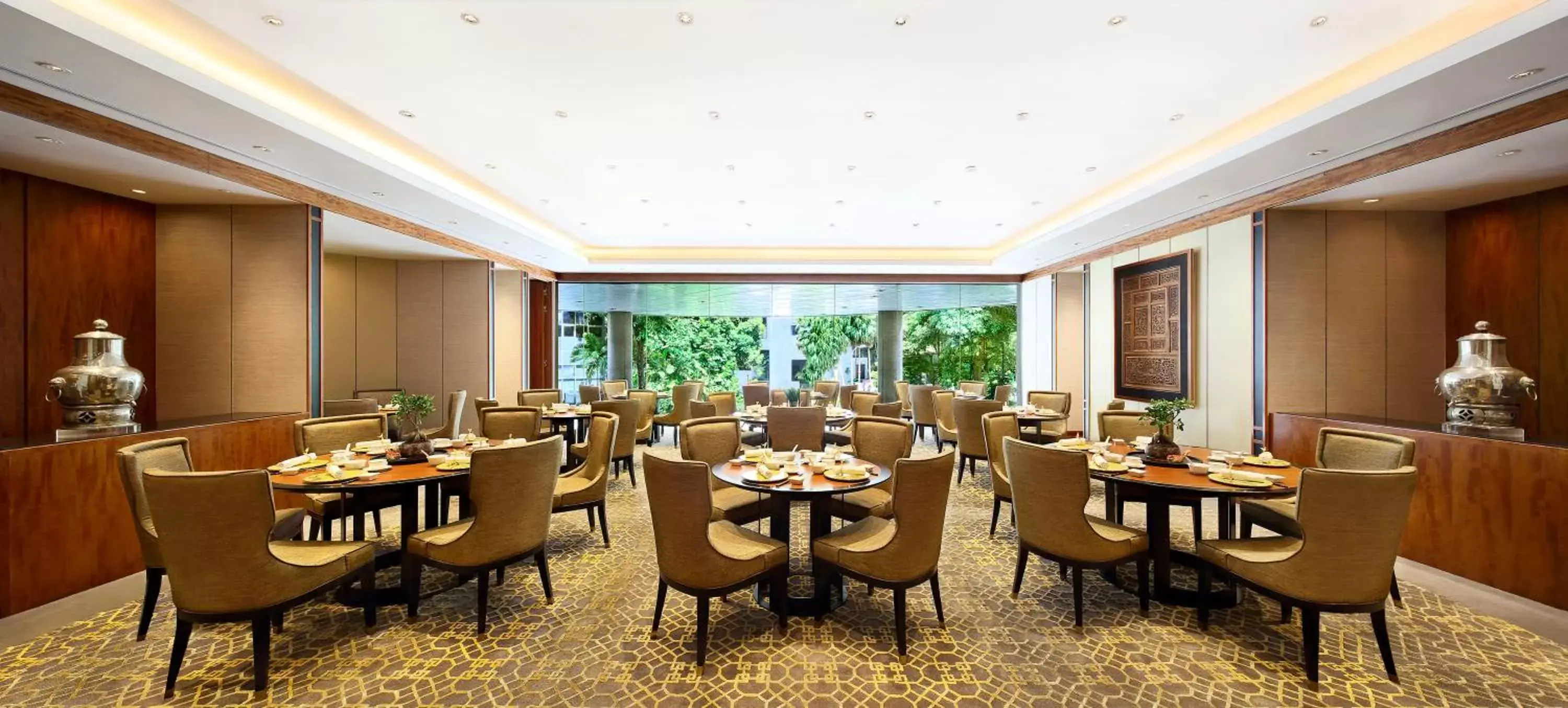 Restaurant/Places to Eat in Orchard Hotel Singapore