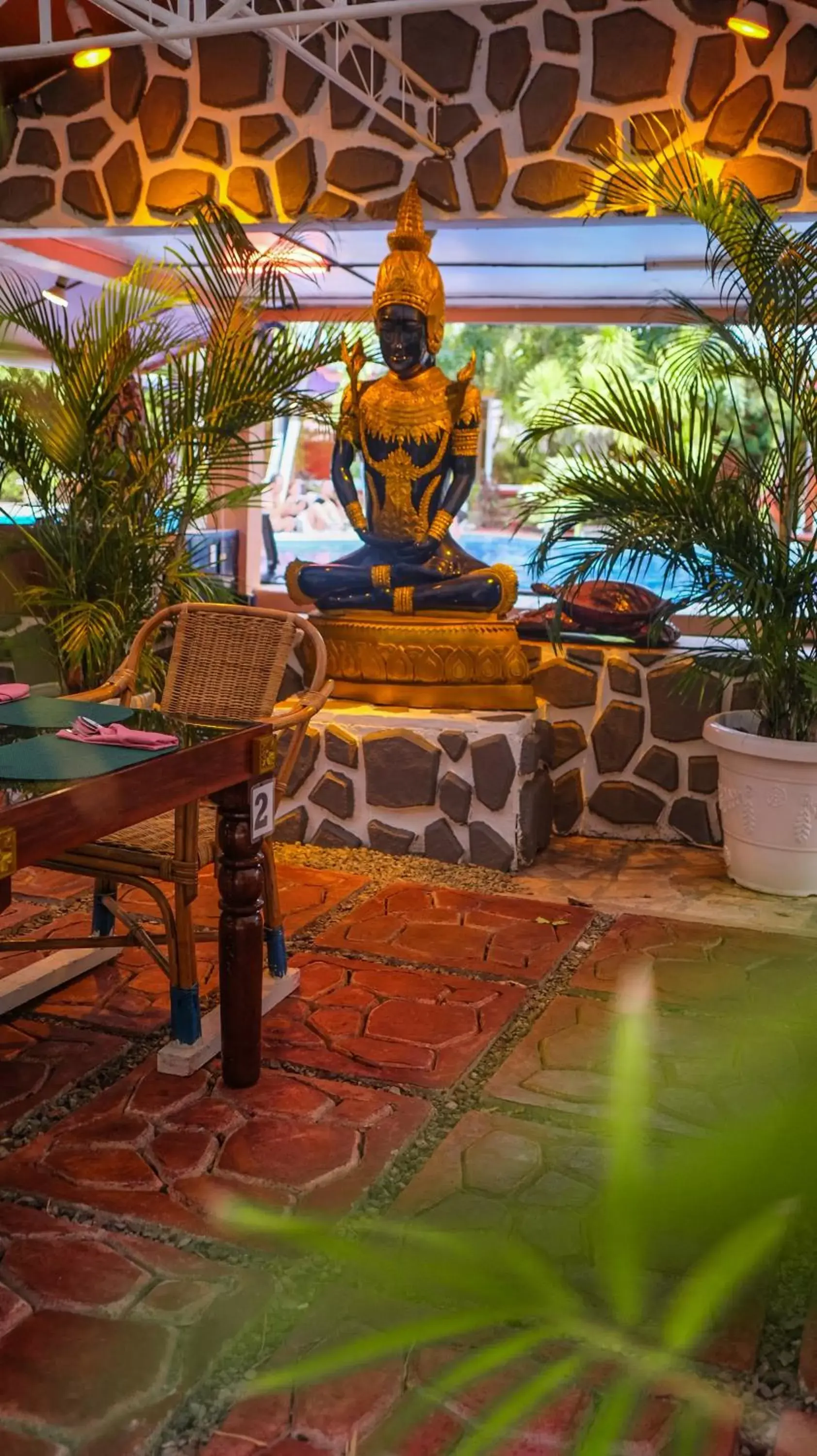 Restaurant/places to eat in Deep Forest Garden Hotel Restaurant/places to eat in Deep Forest Garden Hotel