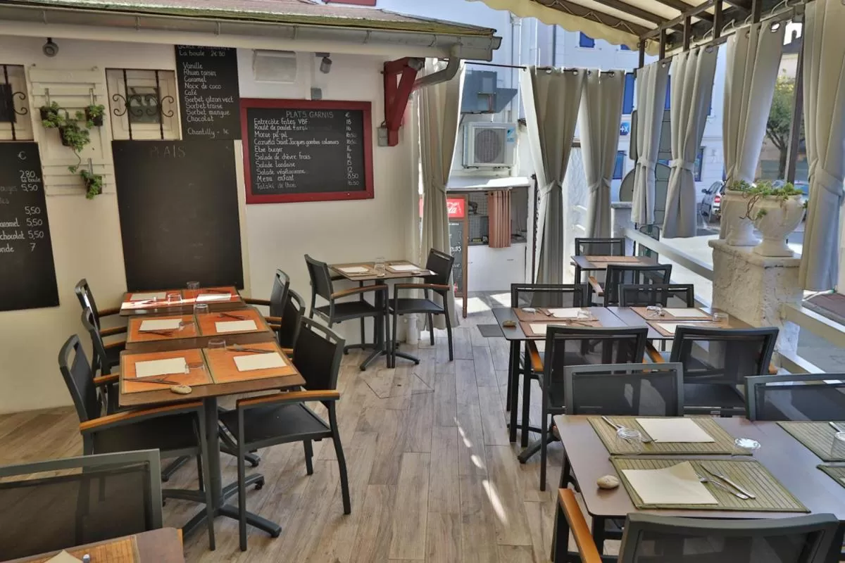 Restaurant/Places to Eat in Le Relais Basque
