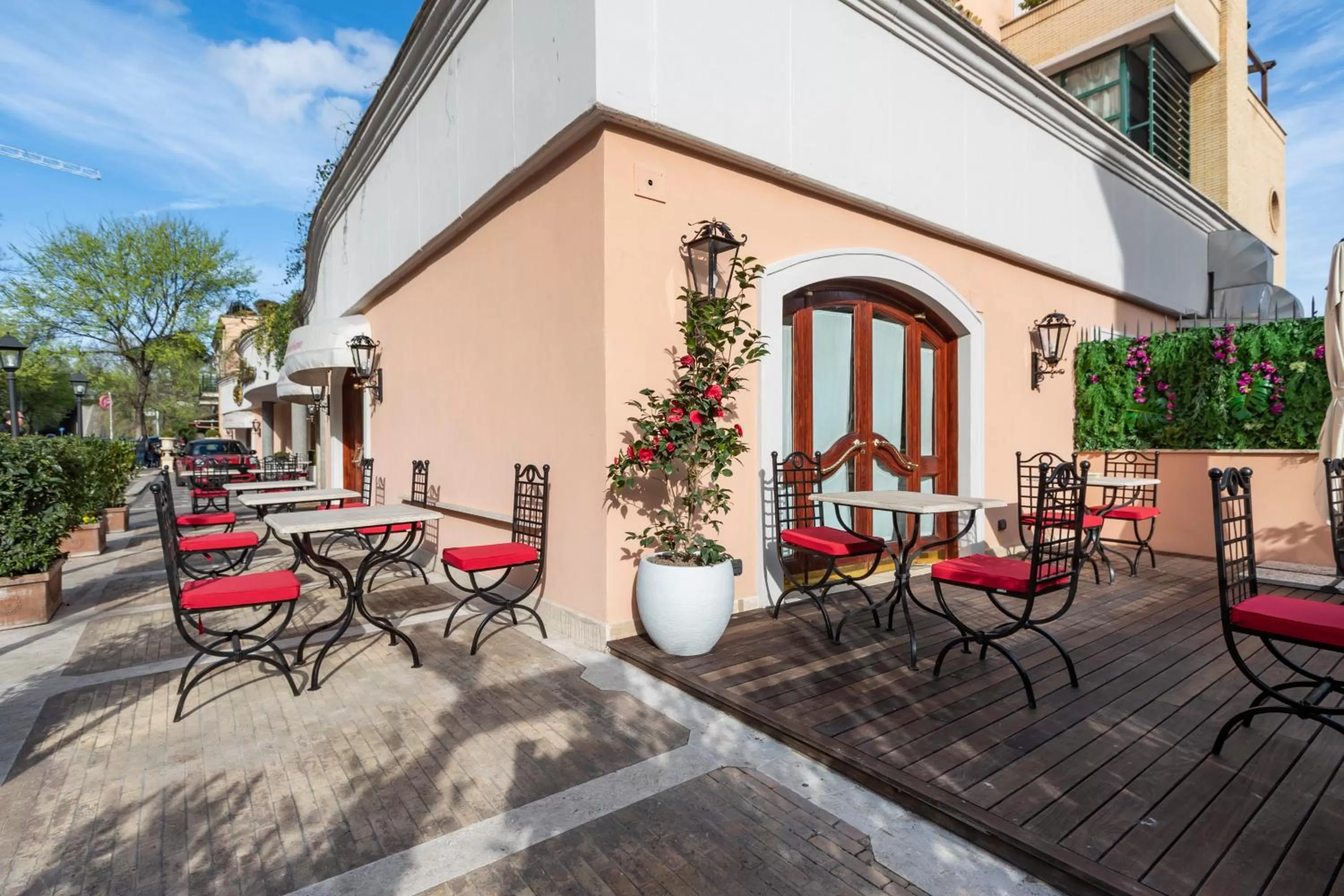 Garden in River Chateau Hotel