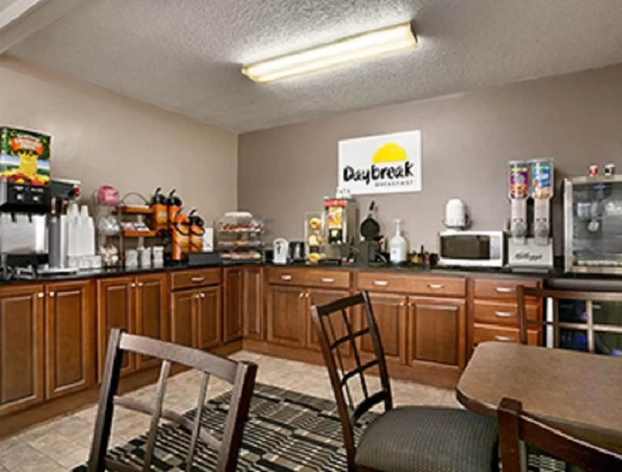 Restaurant/Places to Eat in Days Inn by Wyndham Cloverdale Greencastle