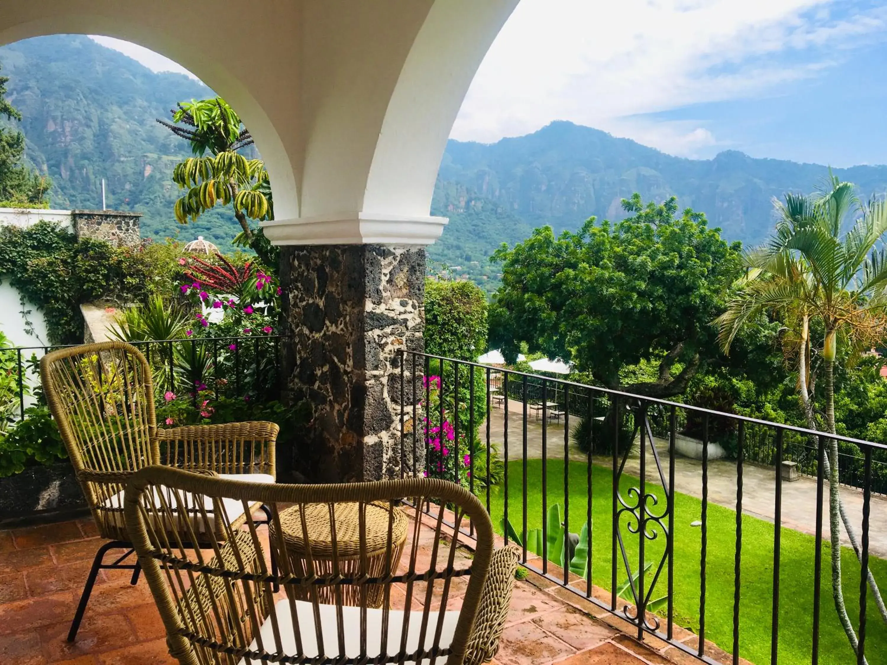 Garden view, Balcony/Terrace in Posada del Tepozteco