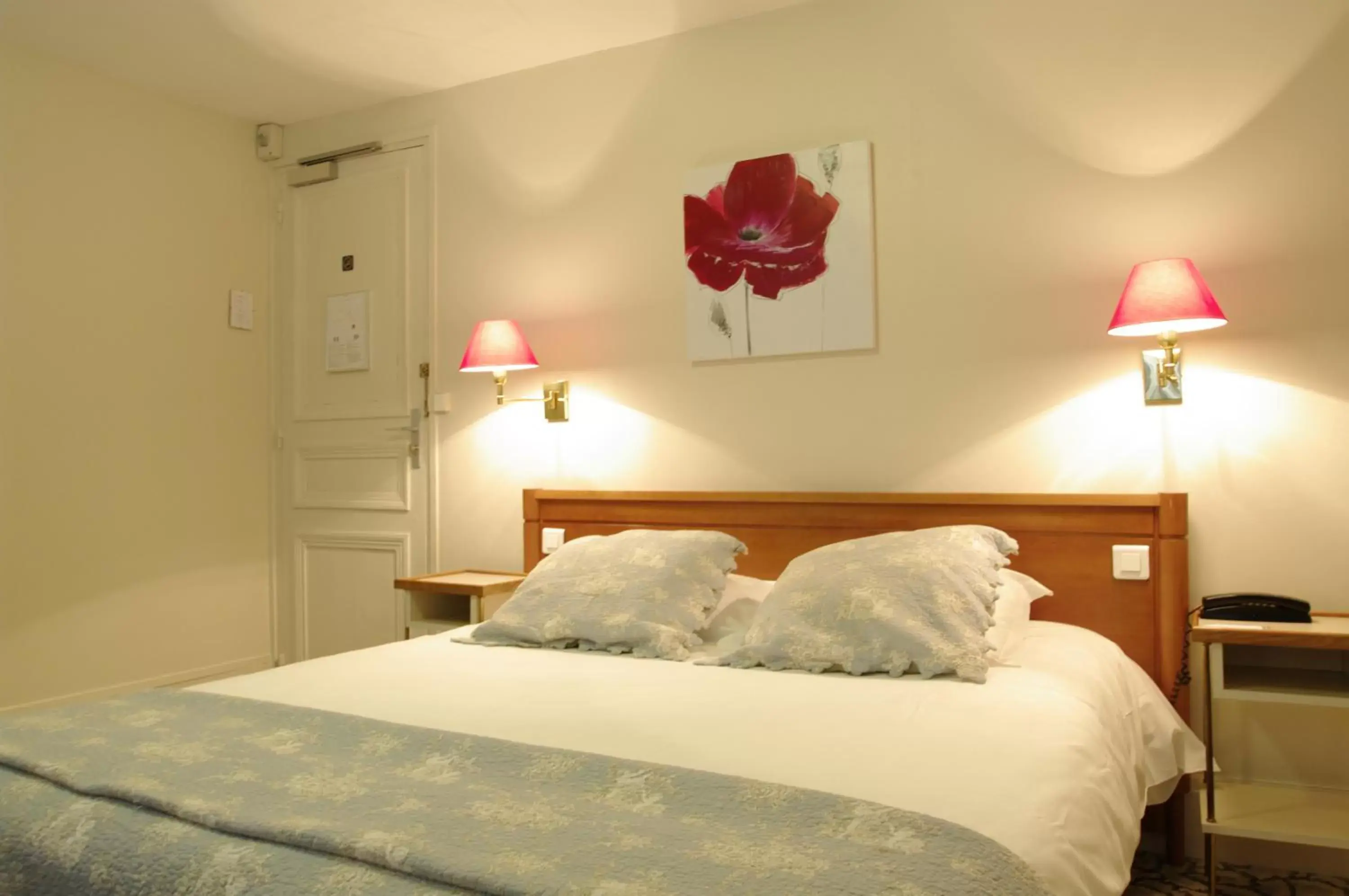 Bed in Grand Hotel de L'Univers