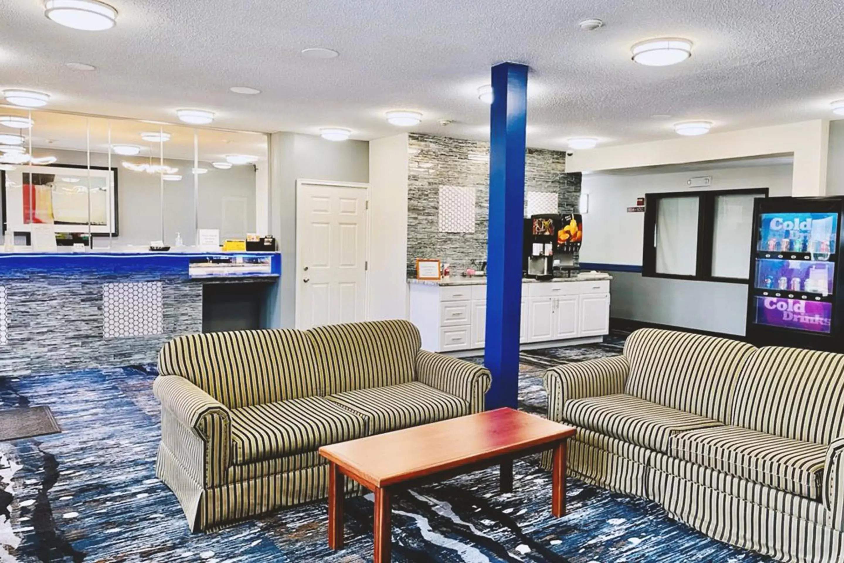 Lobby or reception in Coratel Inn & Suites by Jasper Northfield Lobby or reception in Coratel Inn & Suites by Jasper Northfield