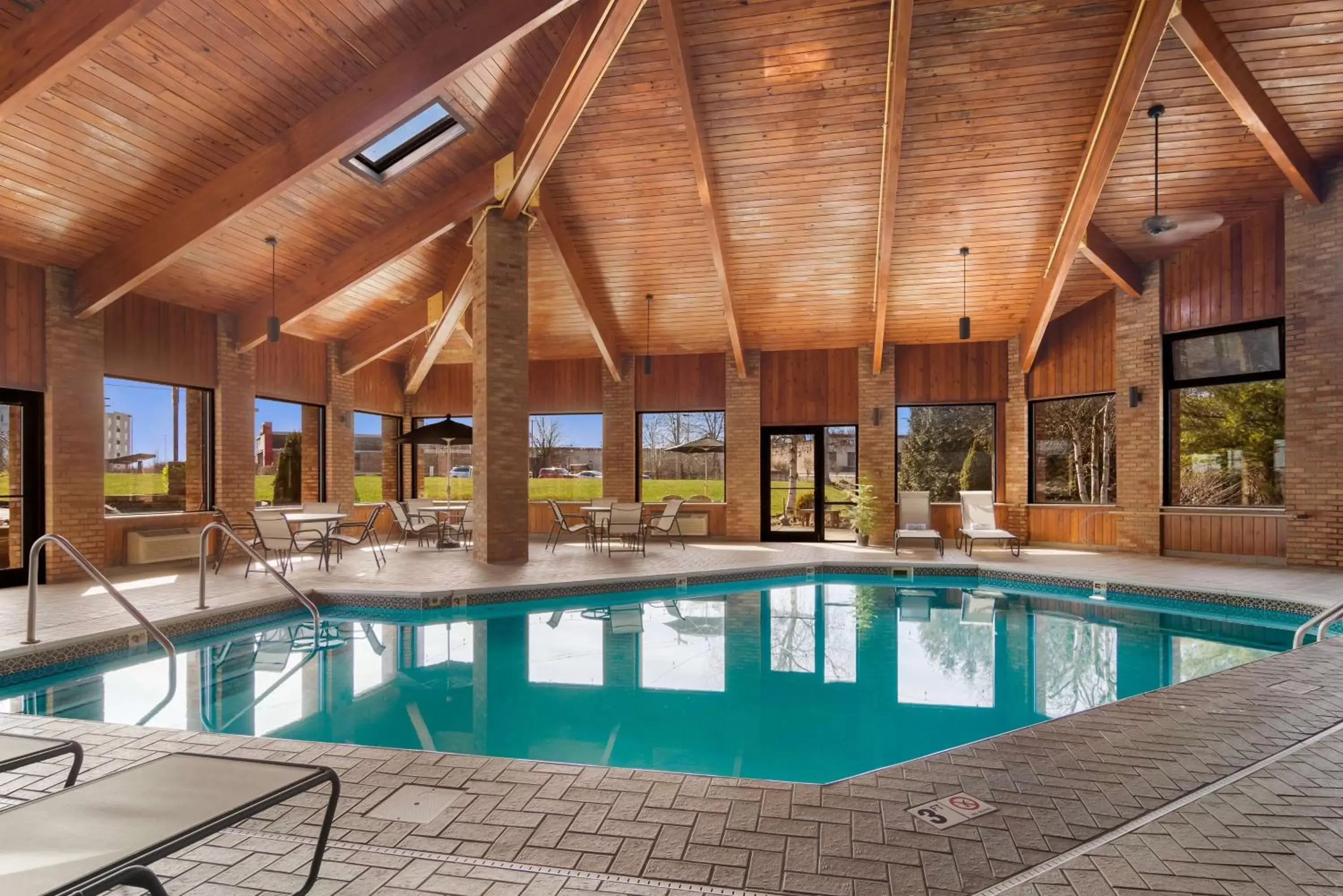 Pool view, Swimming Pool in Best Western Grove City Inn