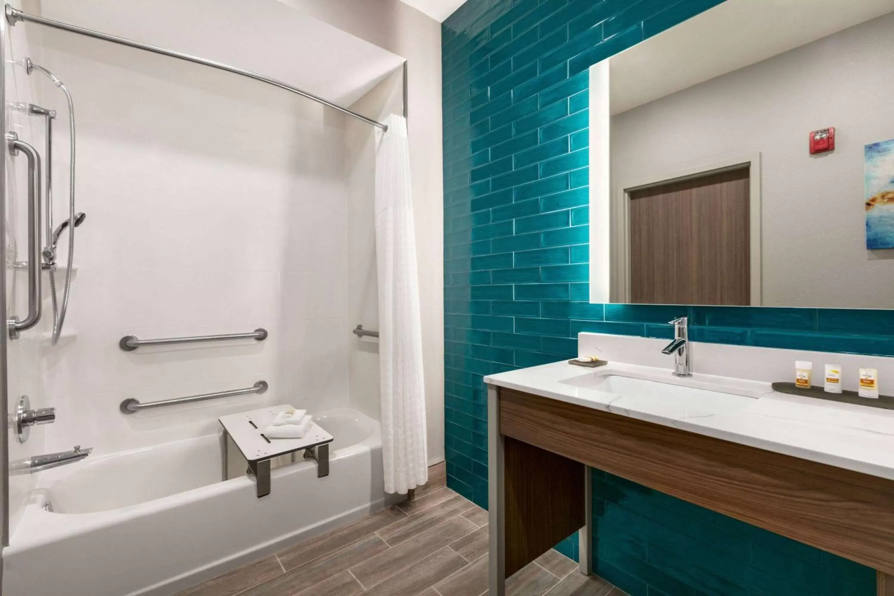 Shower, Bathroom in La Quinta Inn & Suites by Wyndham College Station North