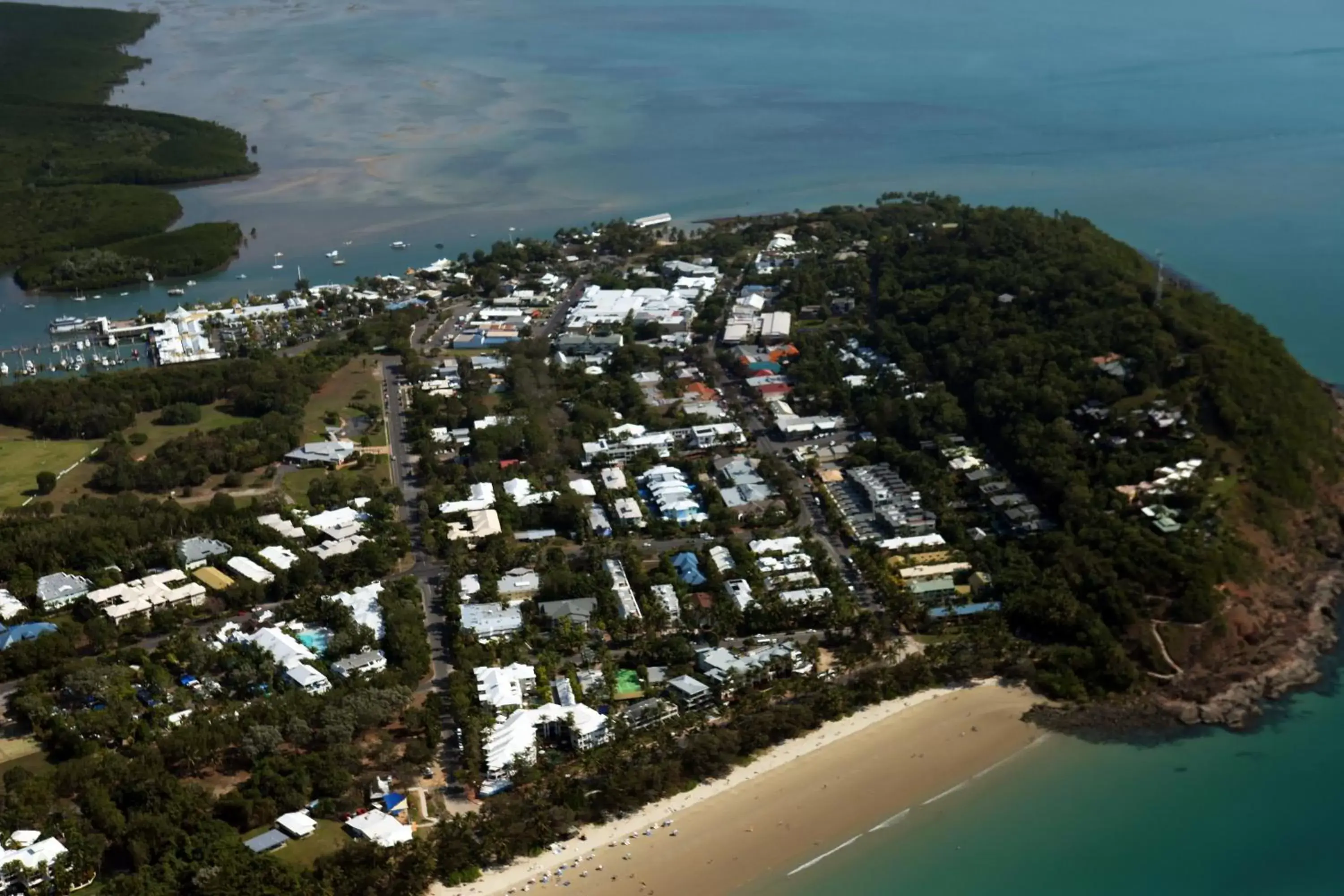 Natural landscape, Bird's-eye View in Cayman Villas Port Douglas