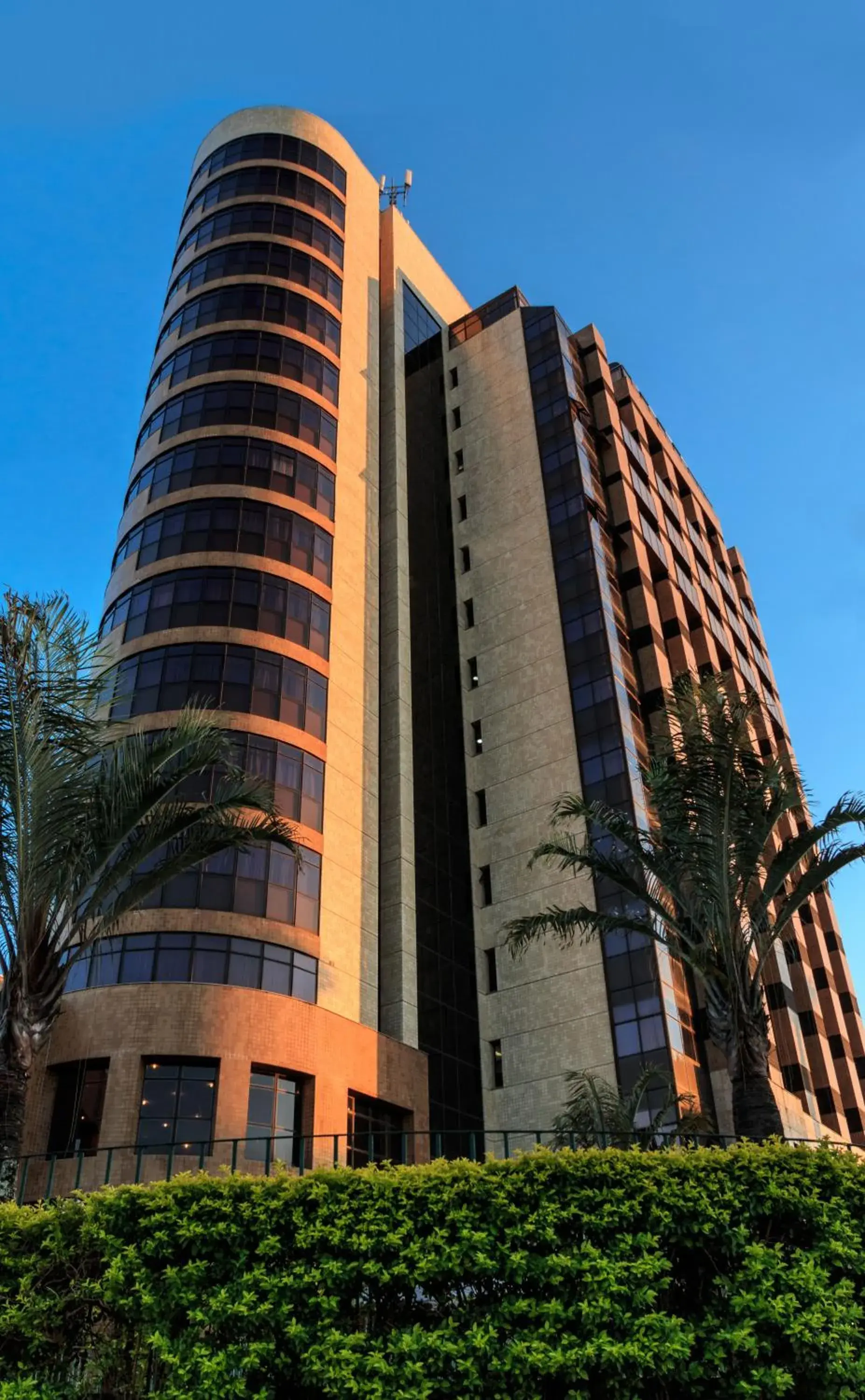 Property Building in Marques Plaza Hotel