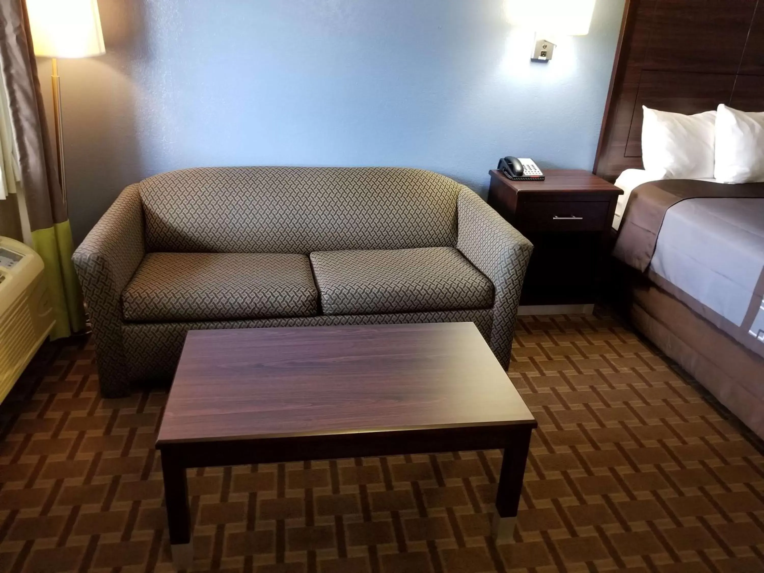 Photo of the whole room, Seating Area in SureStay Hotel by Best Western Terrell