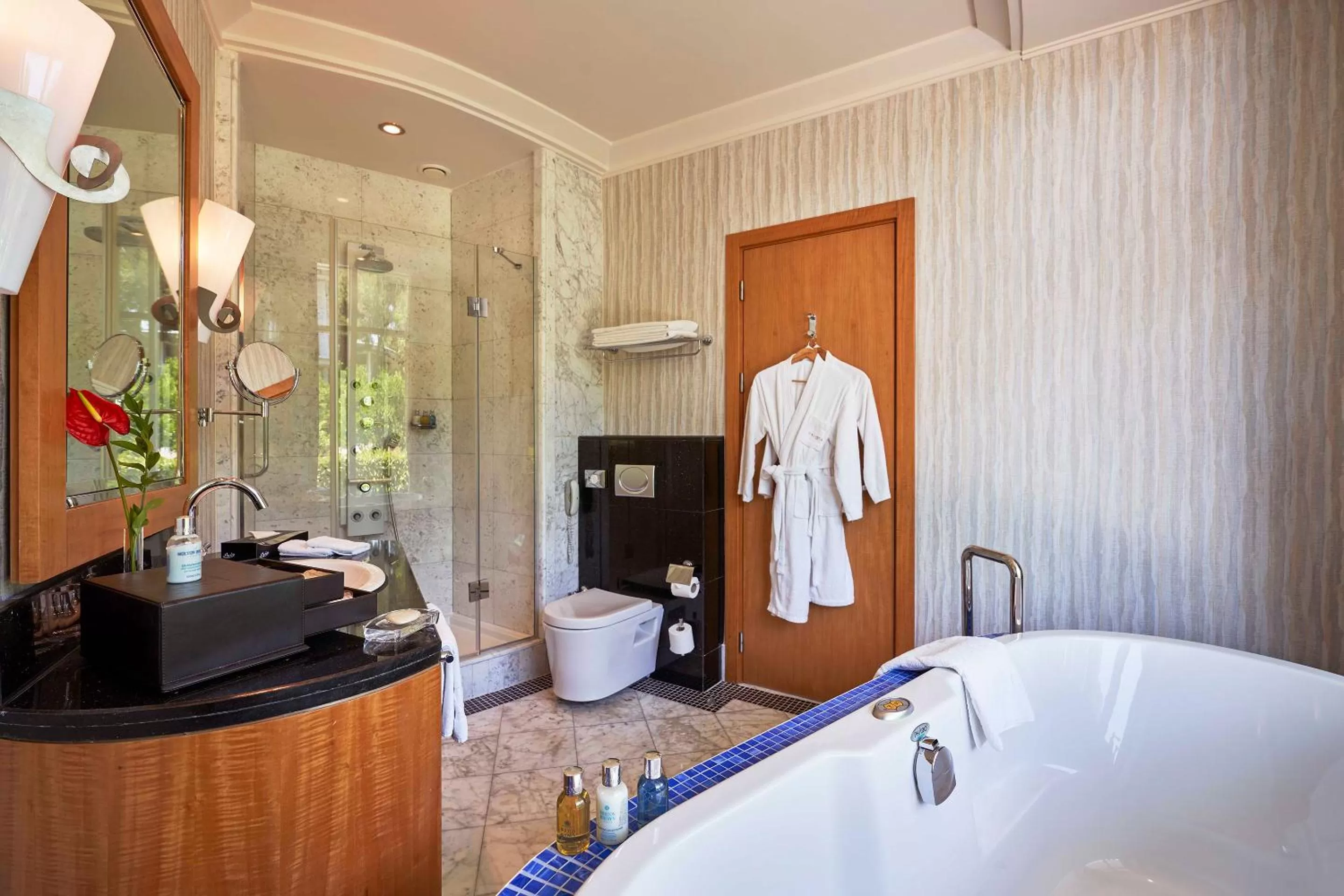 Bathroom, Bed in Calista Luxury Resort