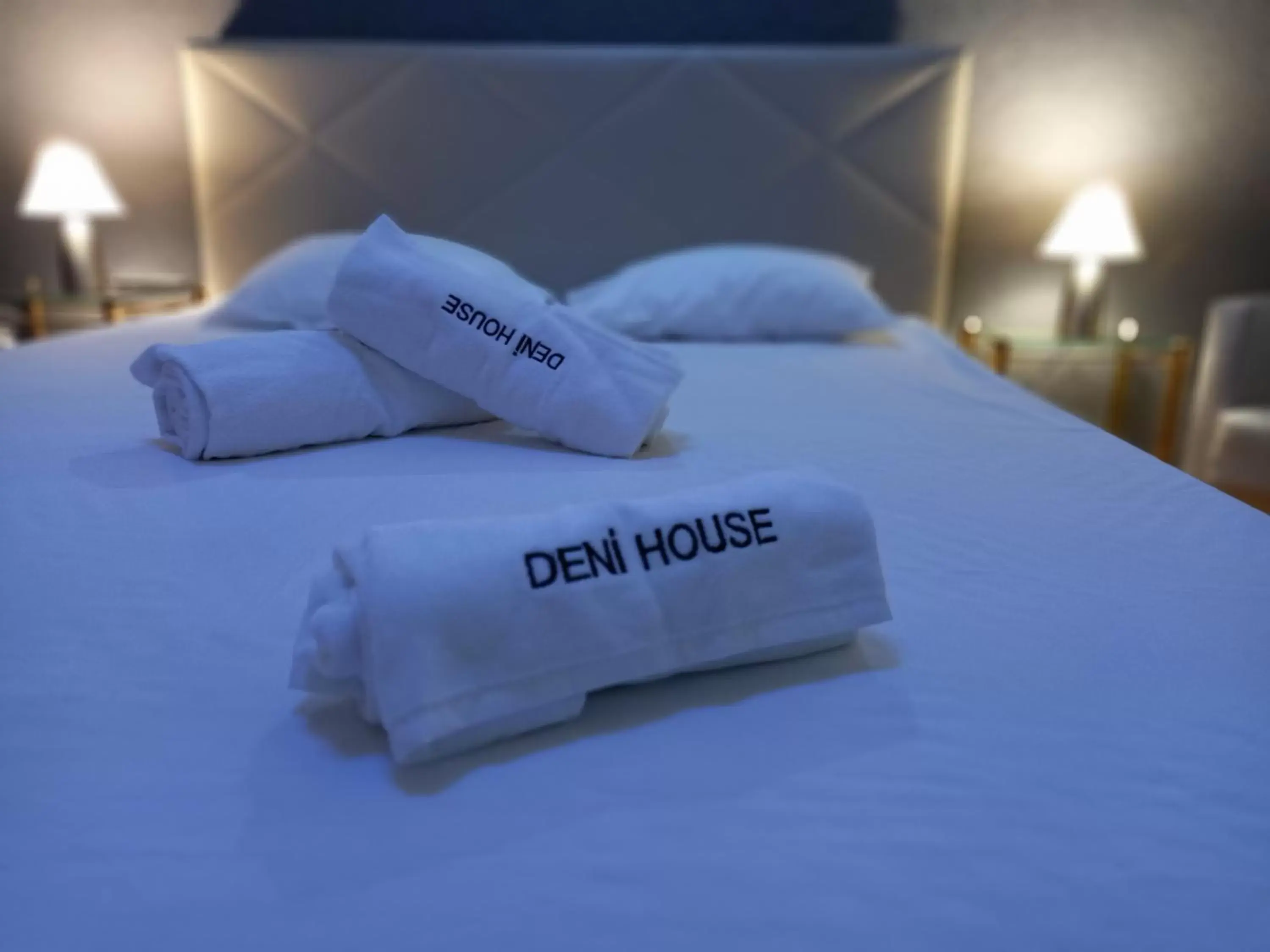 King Room with Balcony in Deni house King Room with Balcony in Deni house