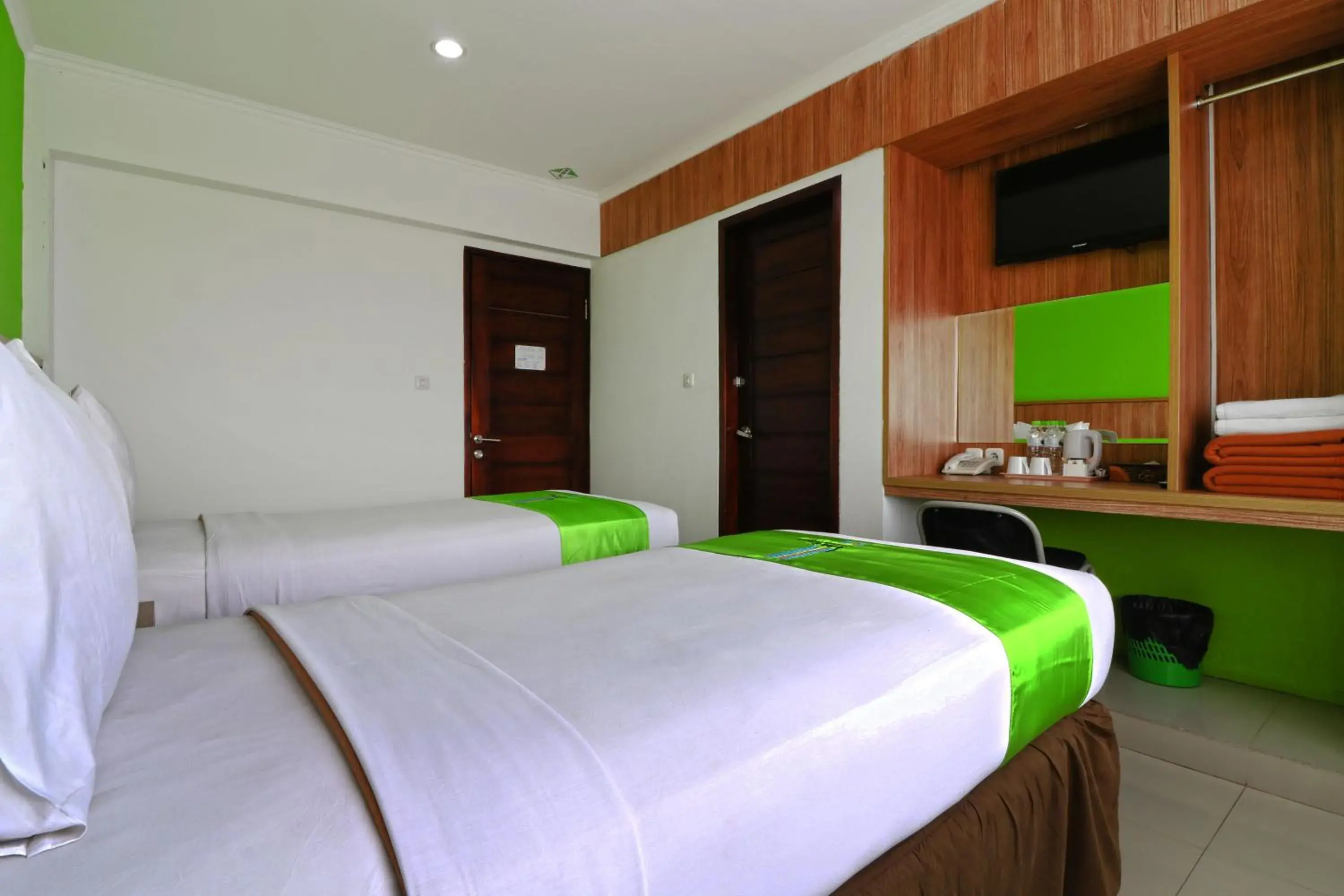 Photo of the whole room, Bed in Hotel Bumi Makmur Indah Lembang