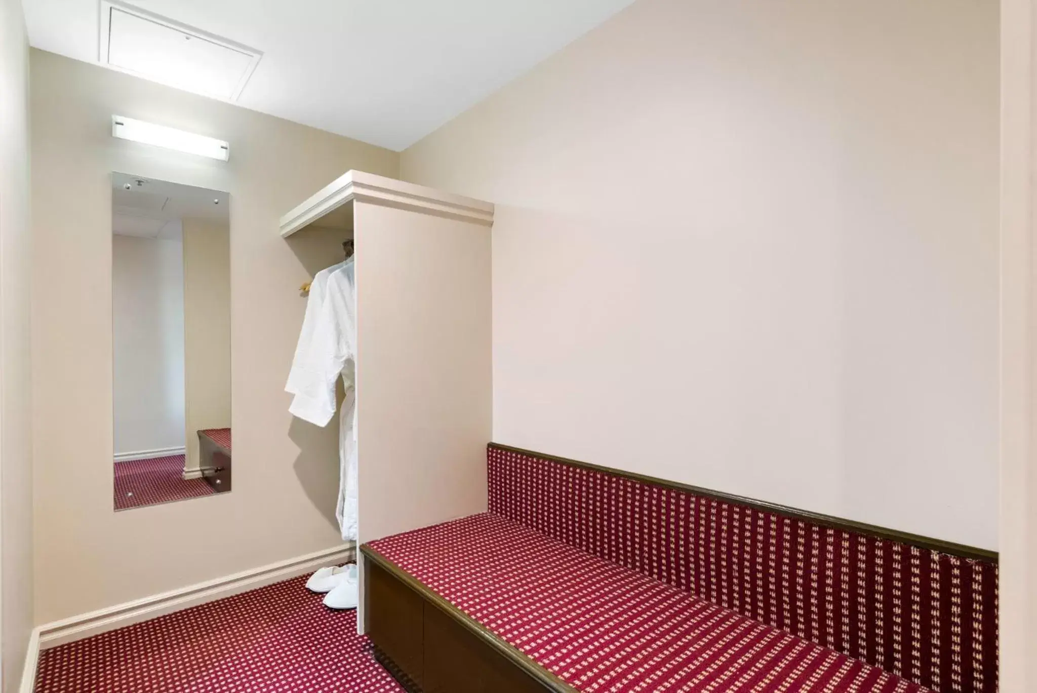 storage in Hotel Grand Chancellor Launceston