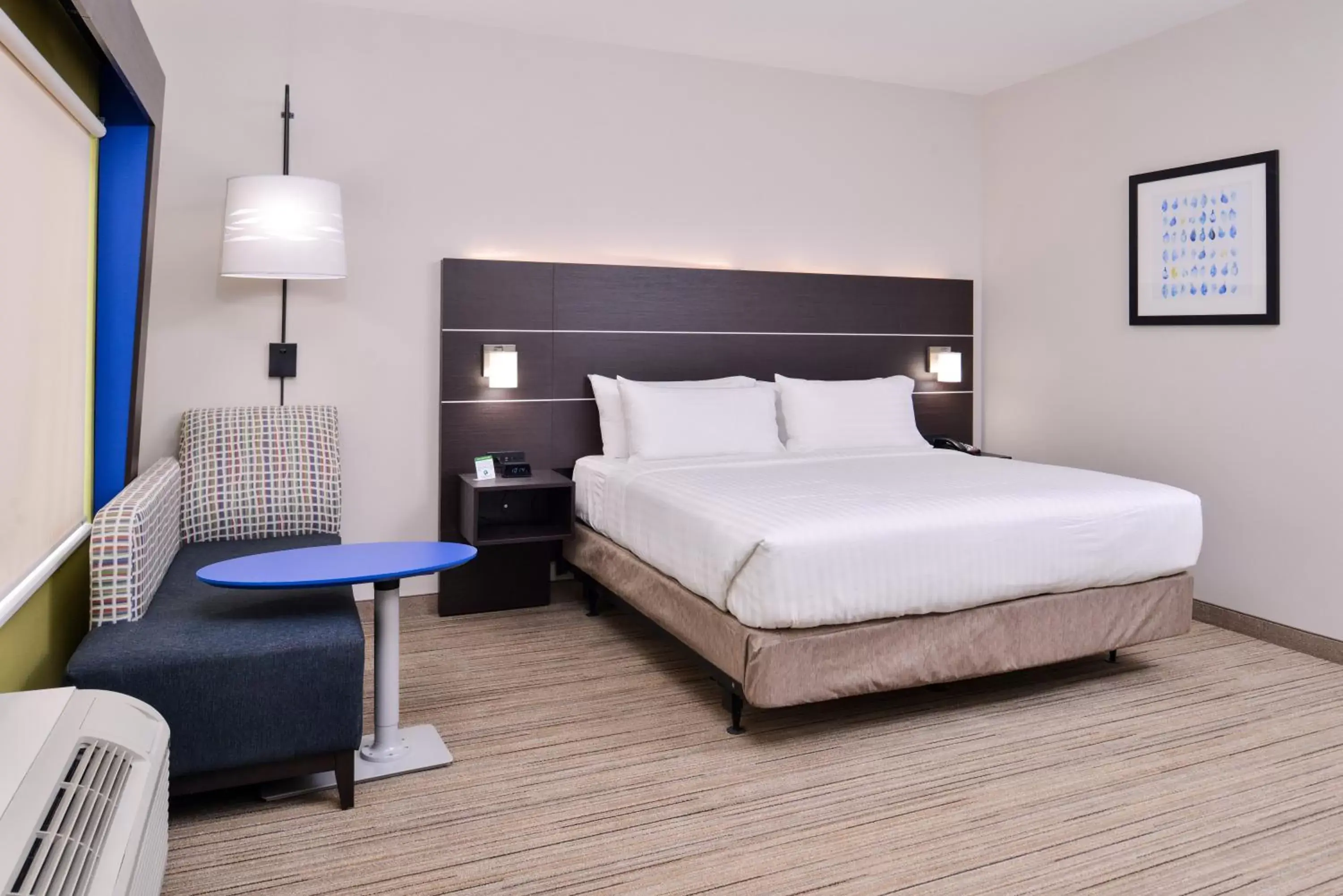 Photo of the whole room, Bed in Holiday Inn Express - Bethlehem, an IHG Hotel