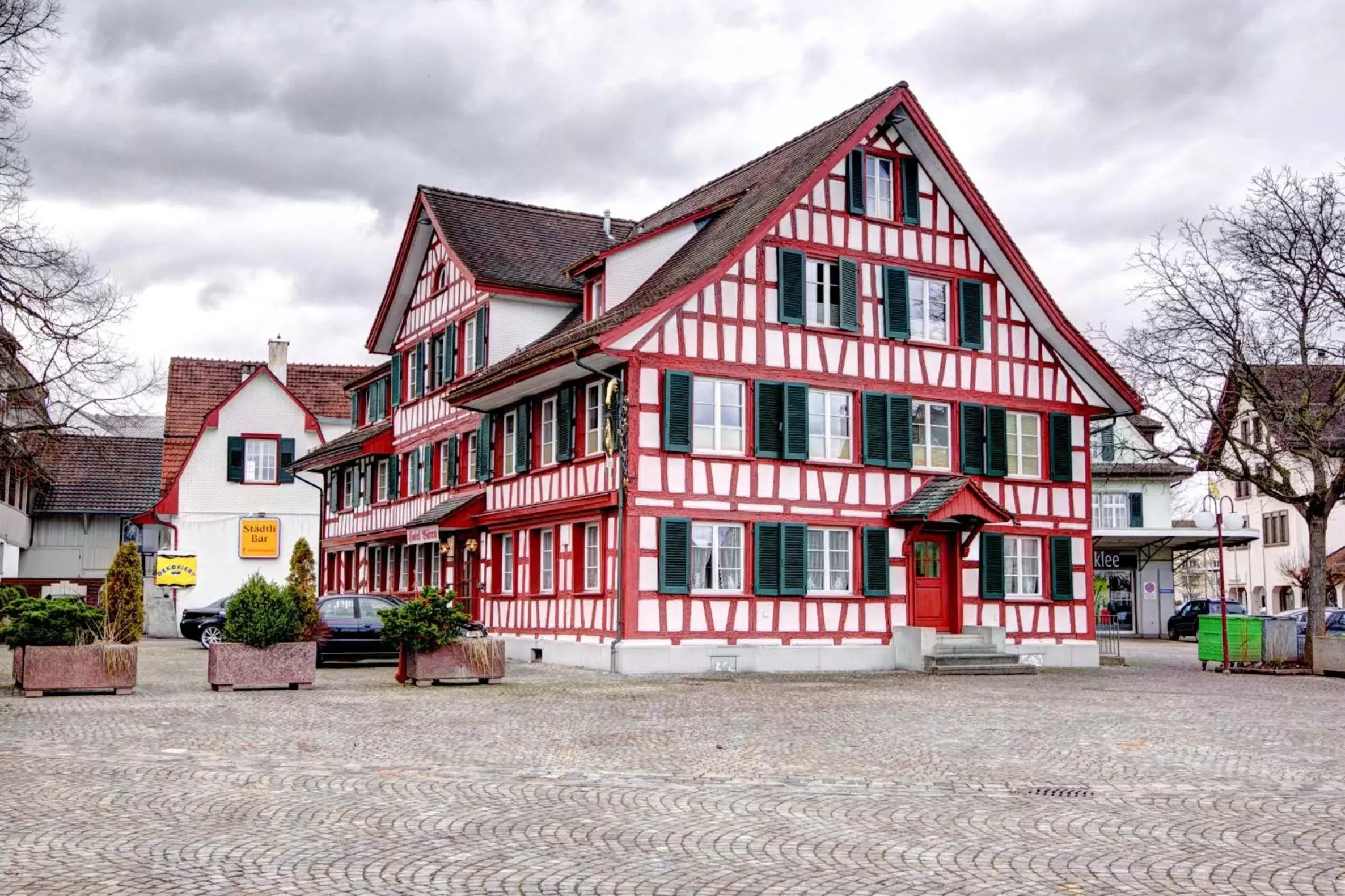 Facade/entrance, Property Building in Hotel Bären Amriswil