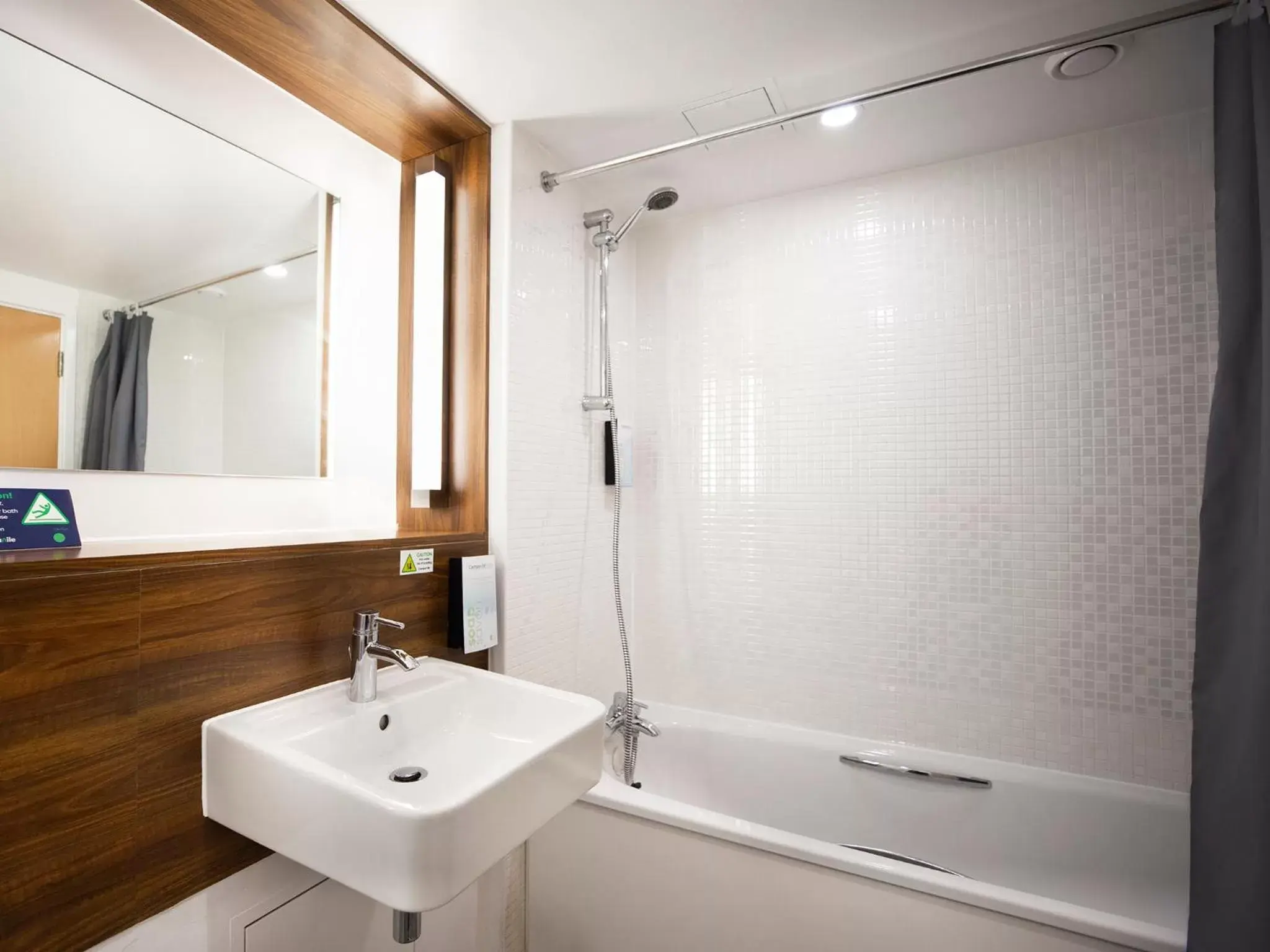 Shower, Bathroom in Campanile Hotel Northampton