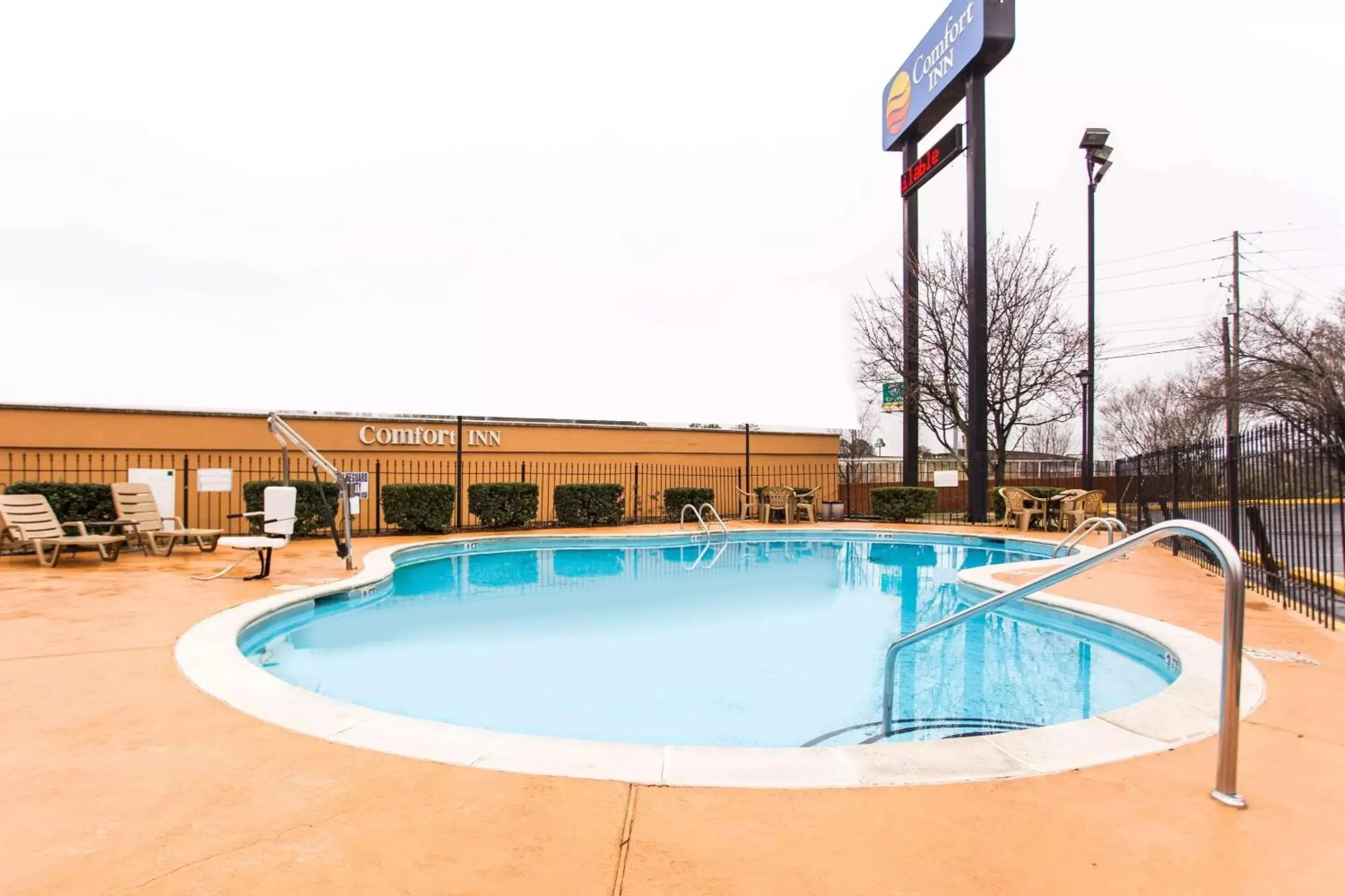 On site, Swimming Pool in Comfort Inn Columbia -Bush River