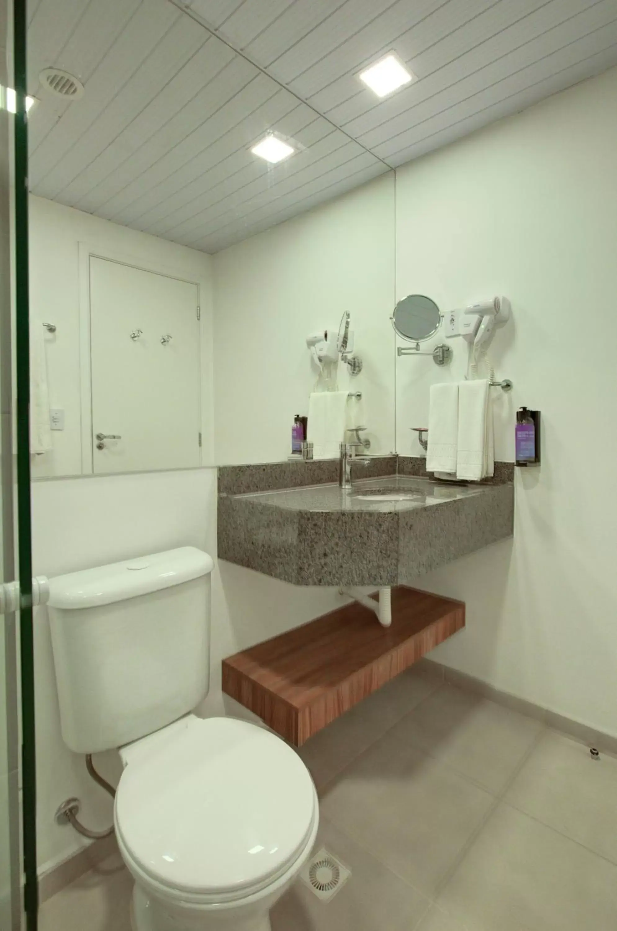 Bathroom in Ramada Encore Cruzeiro