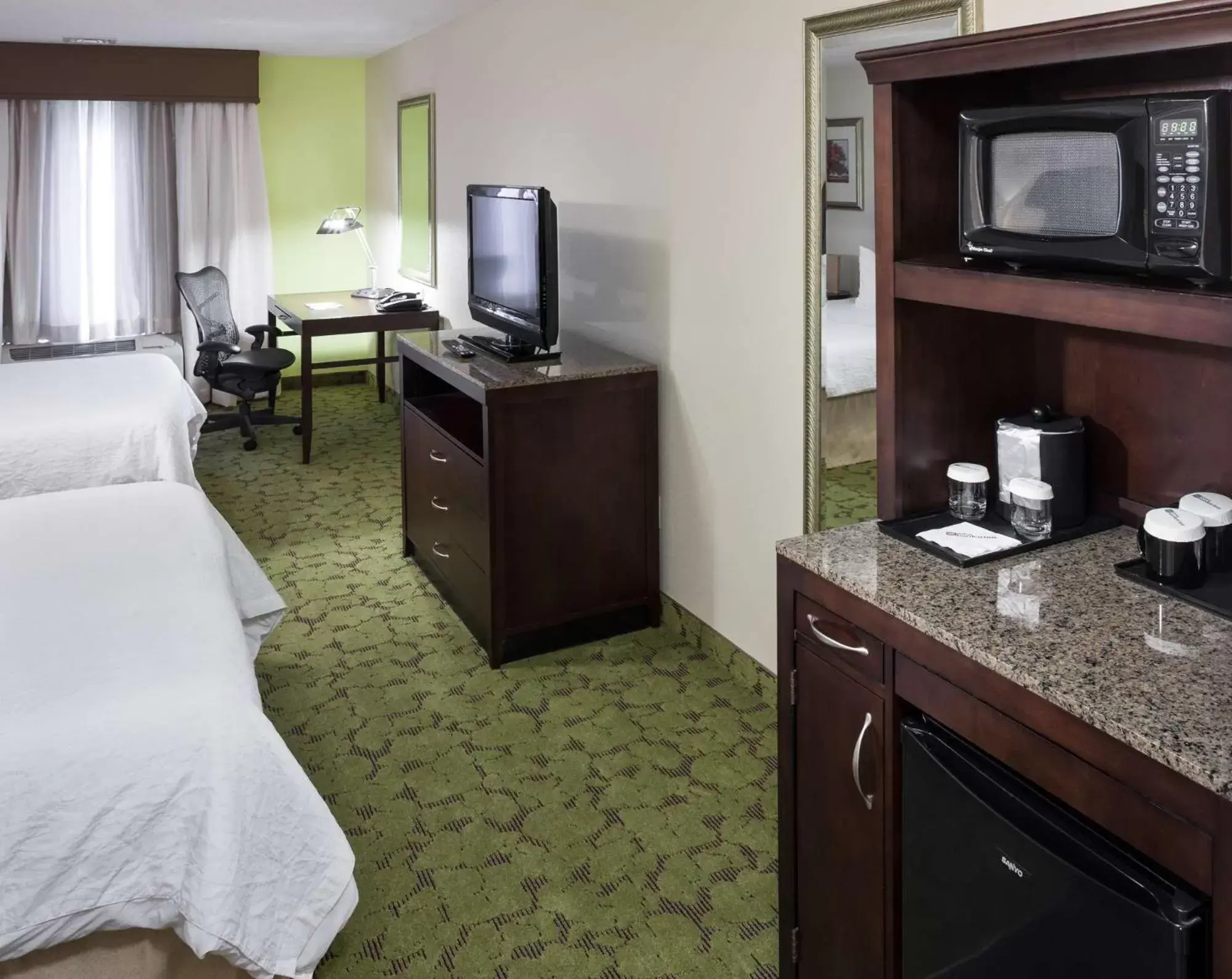 Bed, TV/Entertainment Center in Hilton Garden Inn Merrillville