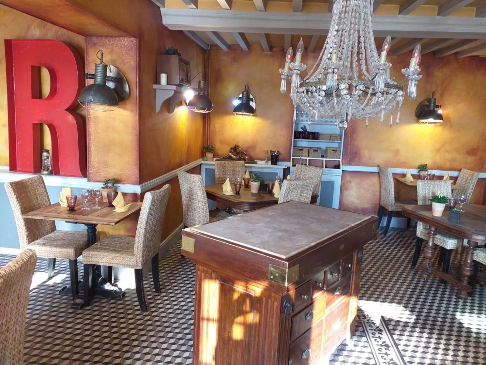 Hotel restaurant La Pêcherie - Le manoir d'à coté - Les 5 ruches -Logis hôtels