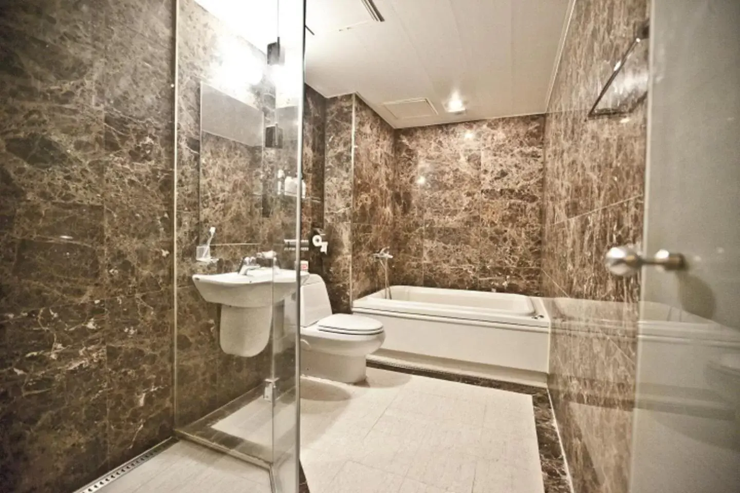 Bathroom in Hotel Star Gangnam