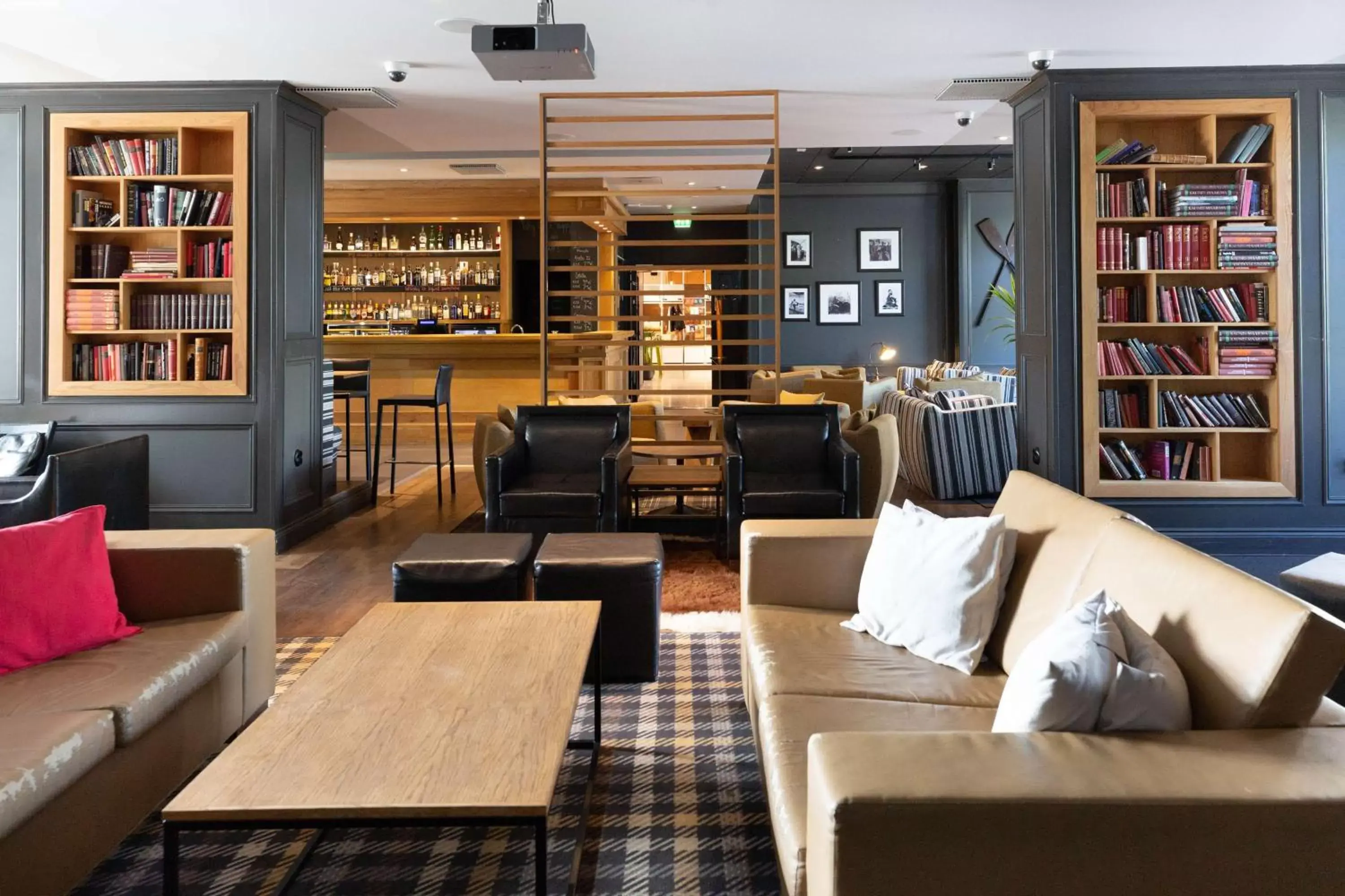 Lounge or bar, Library in Scandic Helsinki Aviacongress
