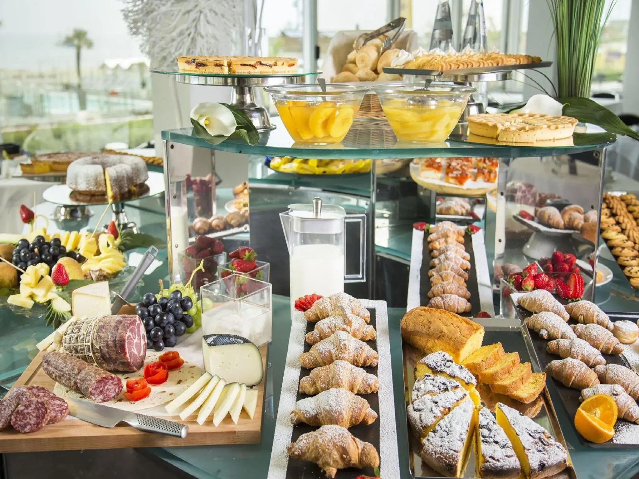 Continental breakfast, Food in Hotel Michelangelo