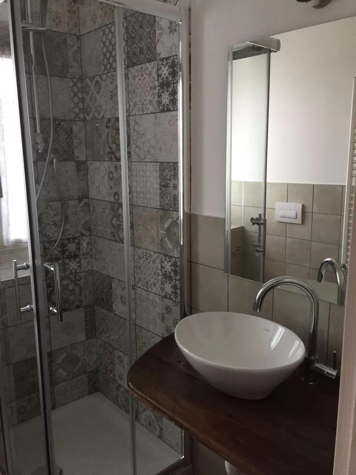 Shower, Bathroom in Le vigne sull’Adda