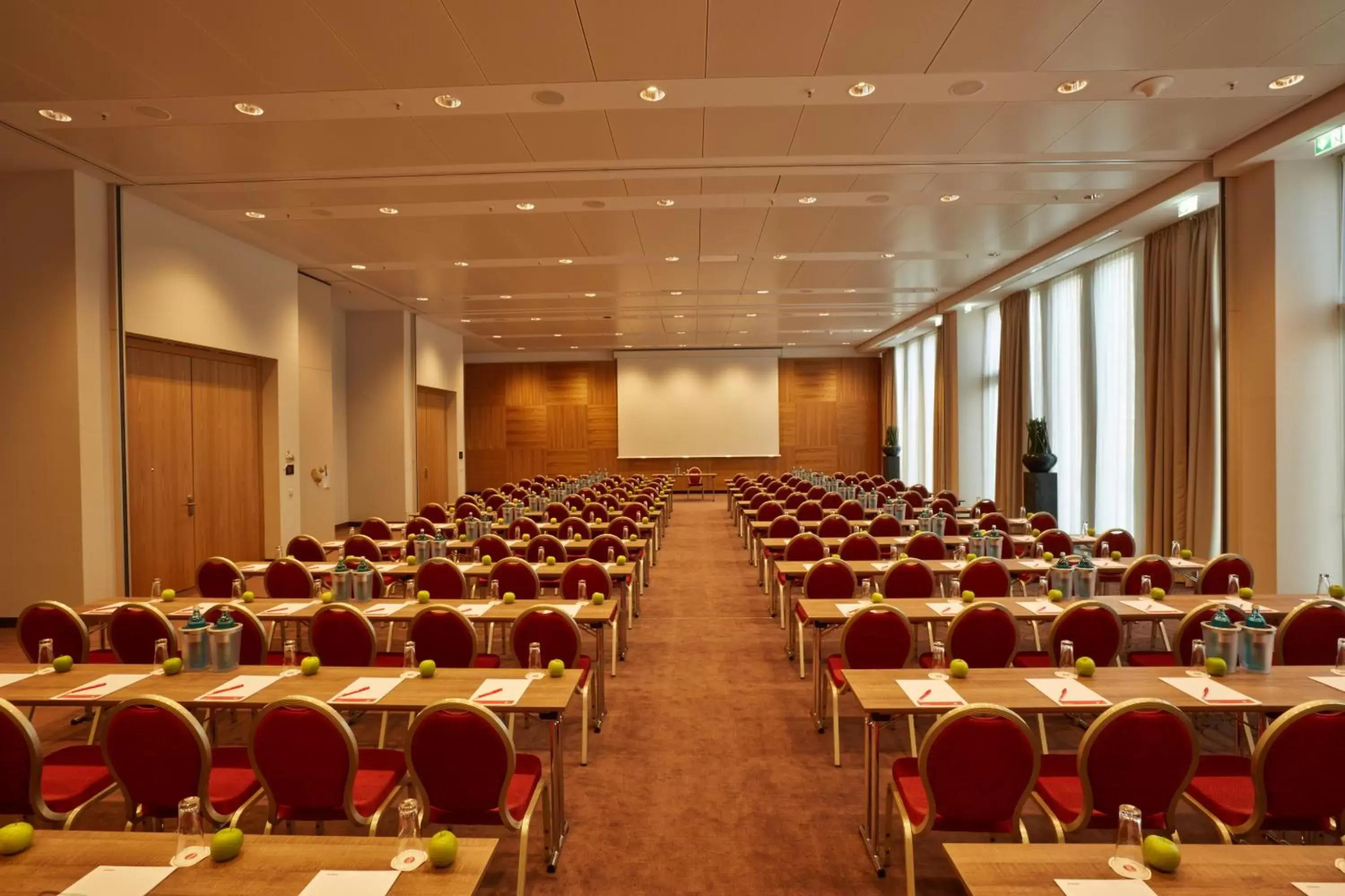 Business facilities in H4 Hotel München Messe