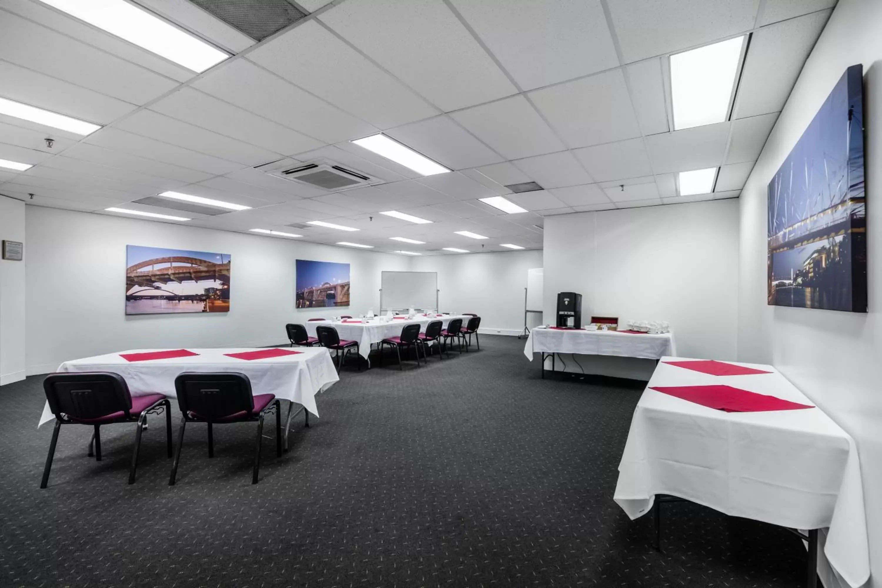 Meeting/conference room in George Williams Hotel