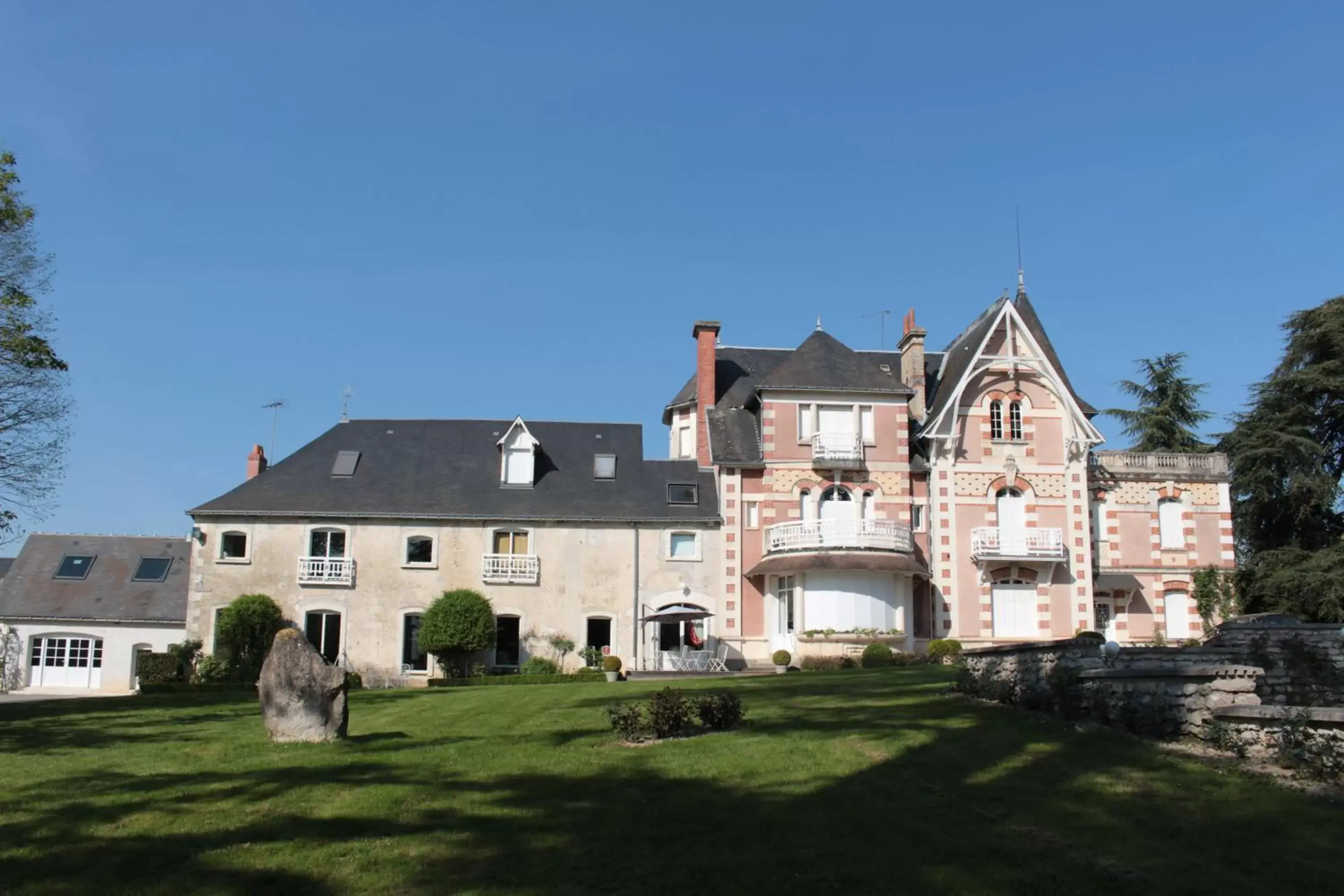 Property Building in La Poignardière