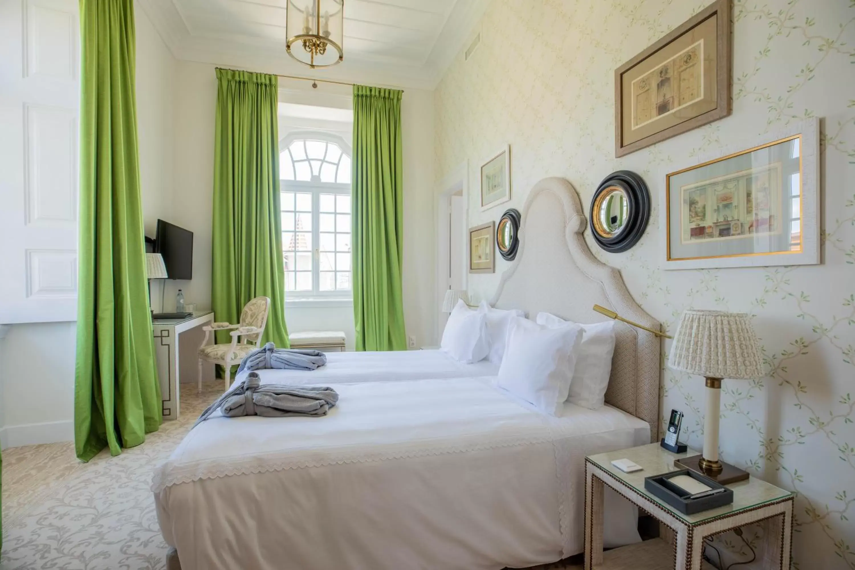 Bedroom, Bed in Estoril Vintage Hotel