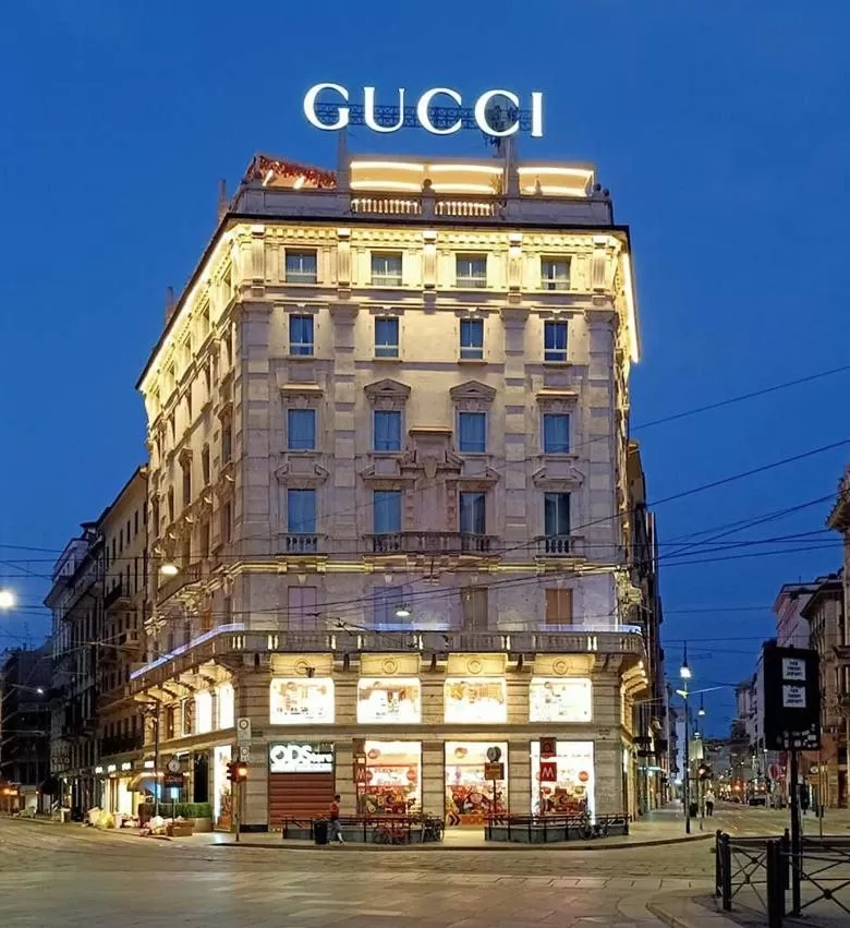 Property building in ODSweet Duomo Milano Hotel